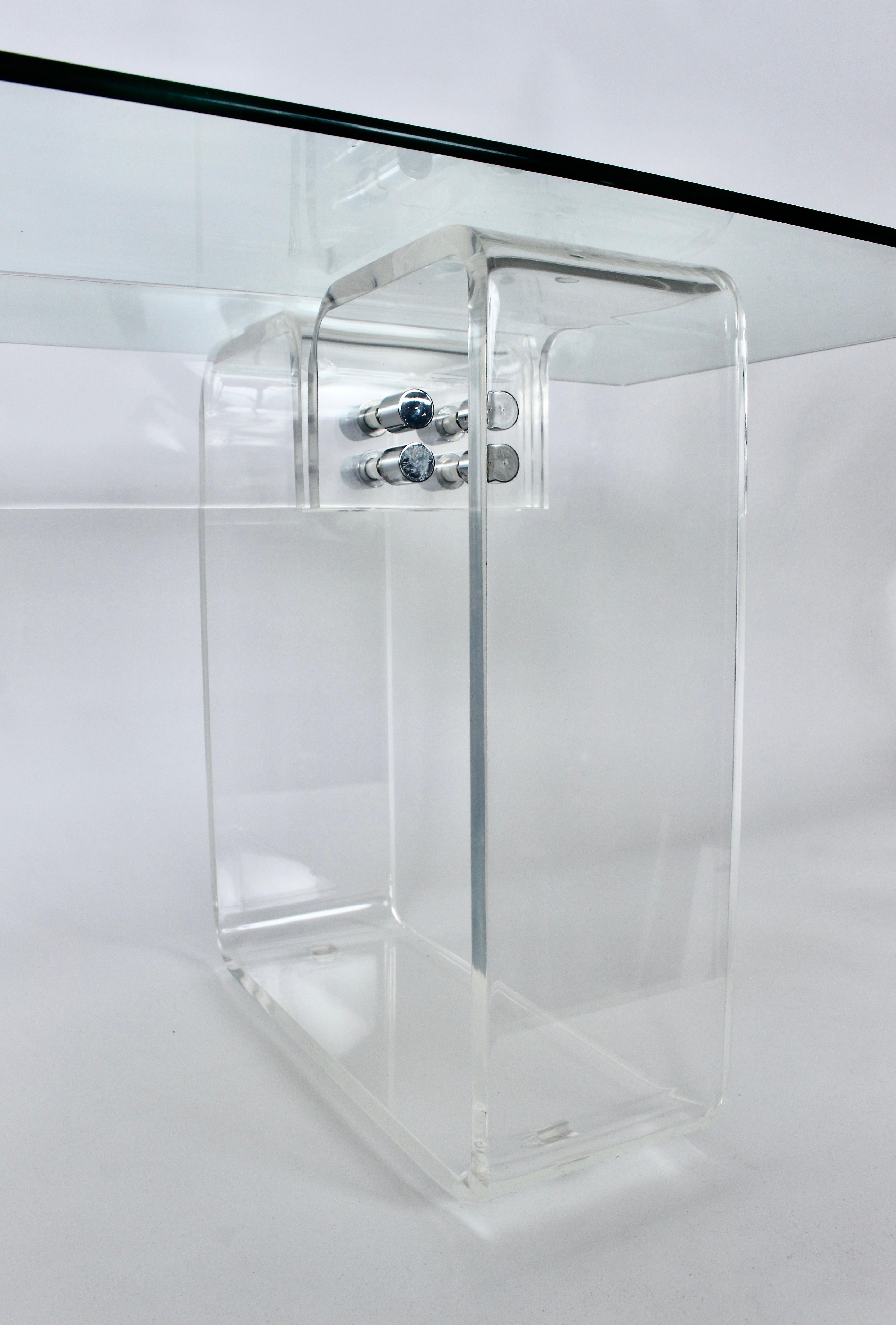 Neal Small Table basse en blocs de lucite transparente avec plateau en verre, années 1970 en vente 4