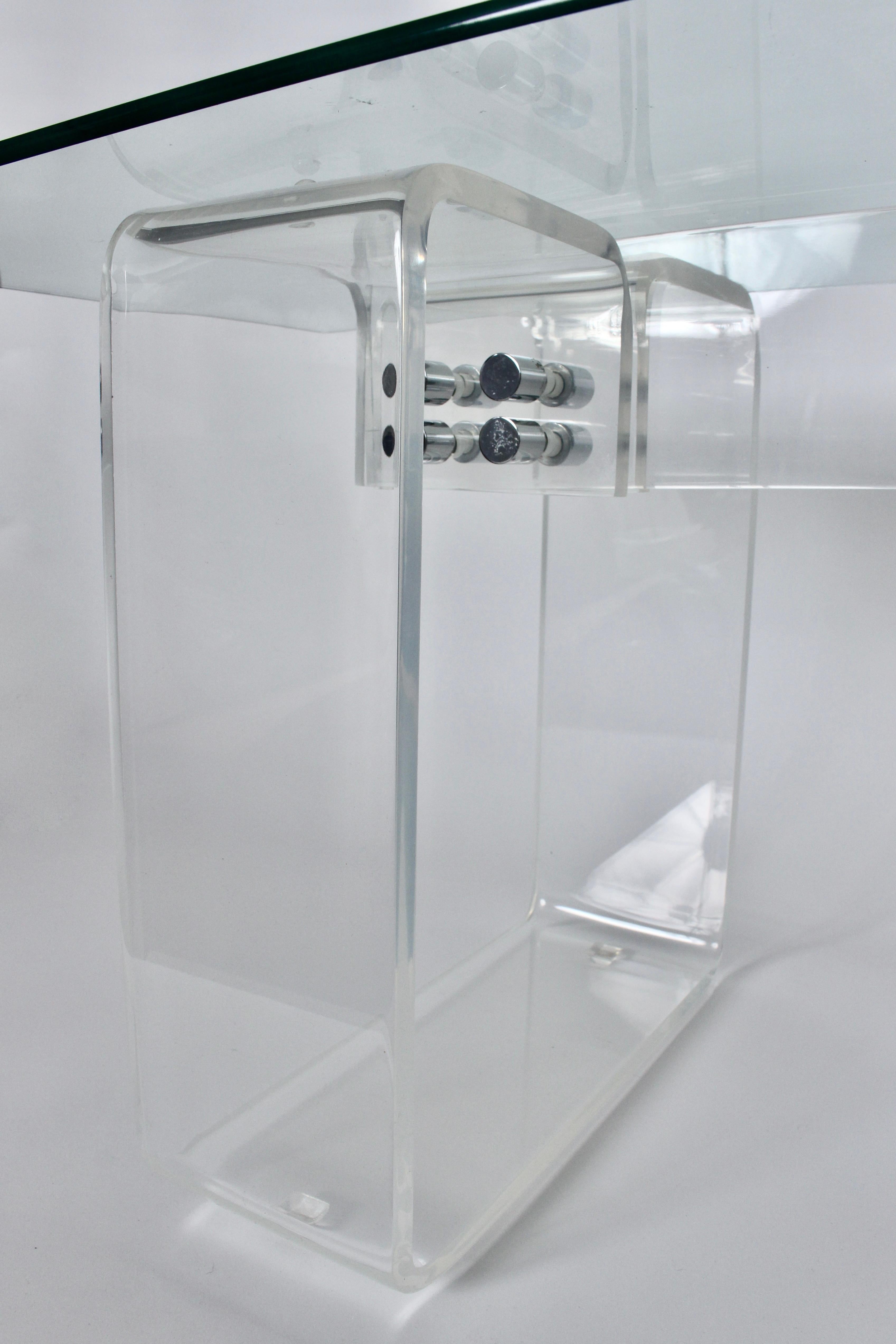 Neal Small Table basse en blocs de lucite transparente avec plateau en verre, années 1970 en vente 5