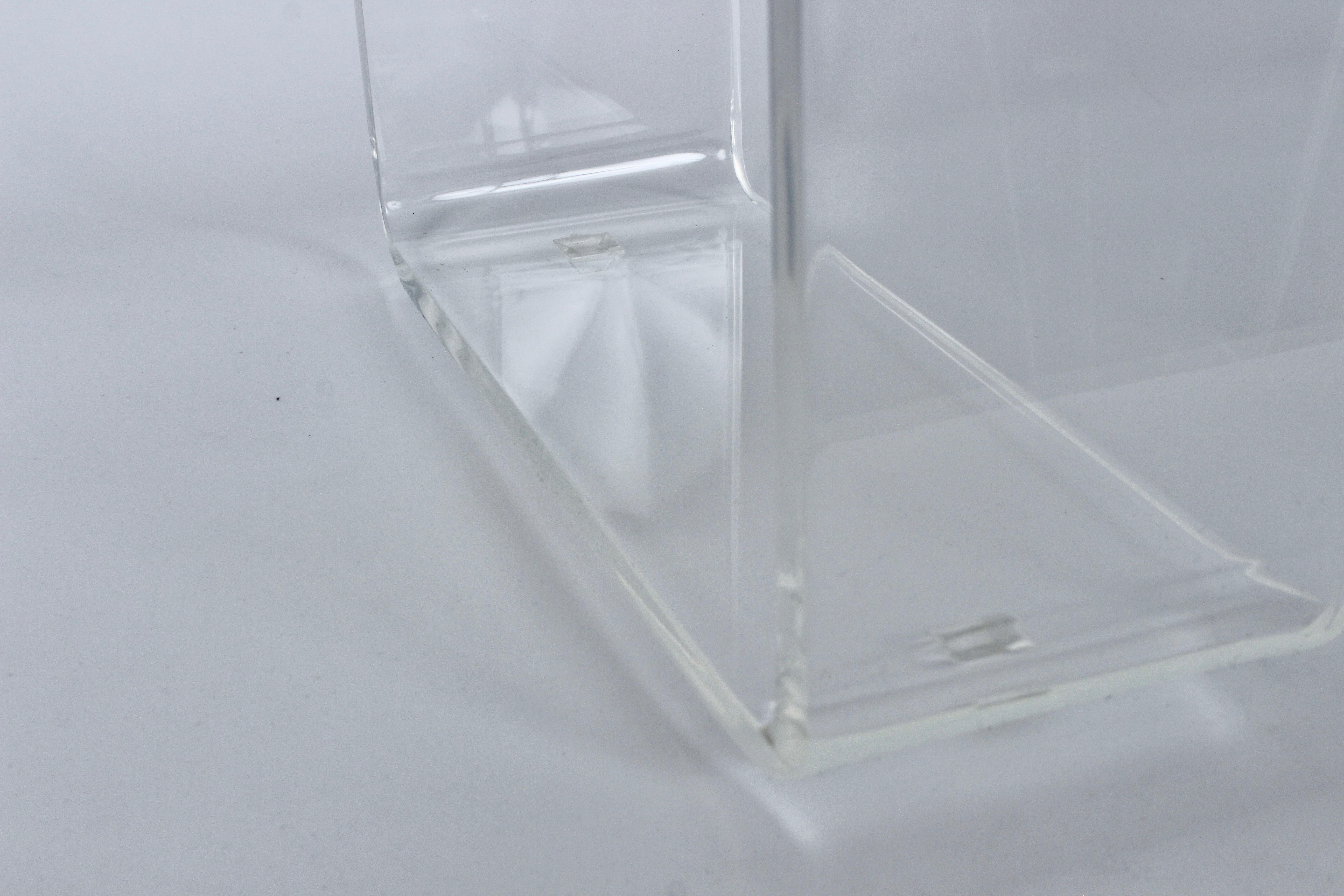 Neal Small Table basse en blocs de lucite transparente avec plateau en verre, années 1970 en vente 11