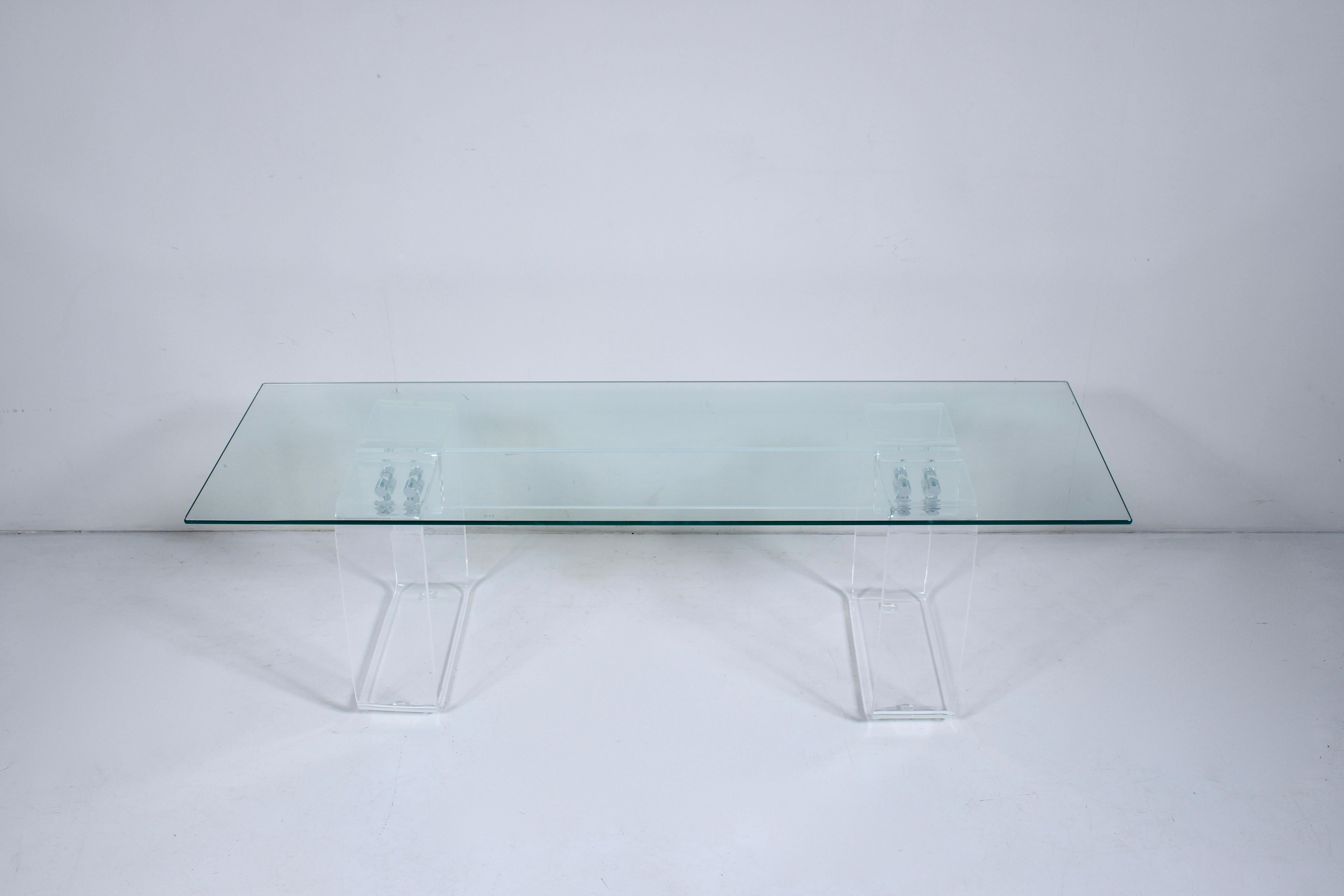 Neal Small Table basse en blocs de lucite transparente avec plateau en verre, années 1970 en vente 13