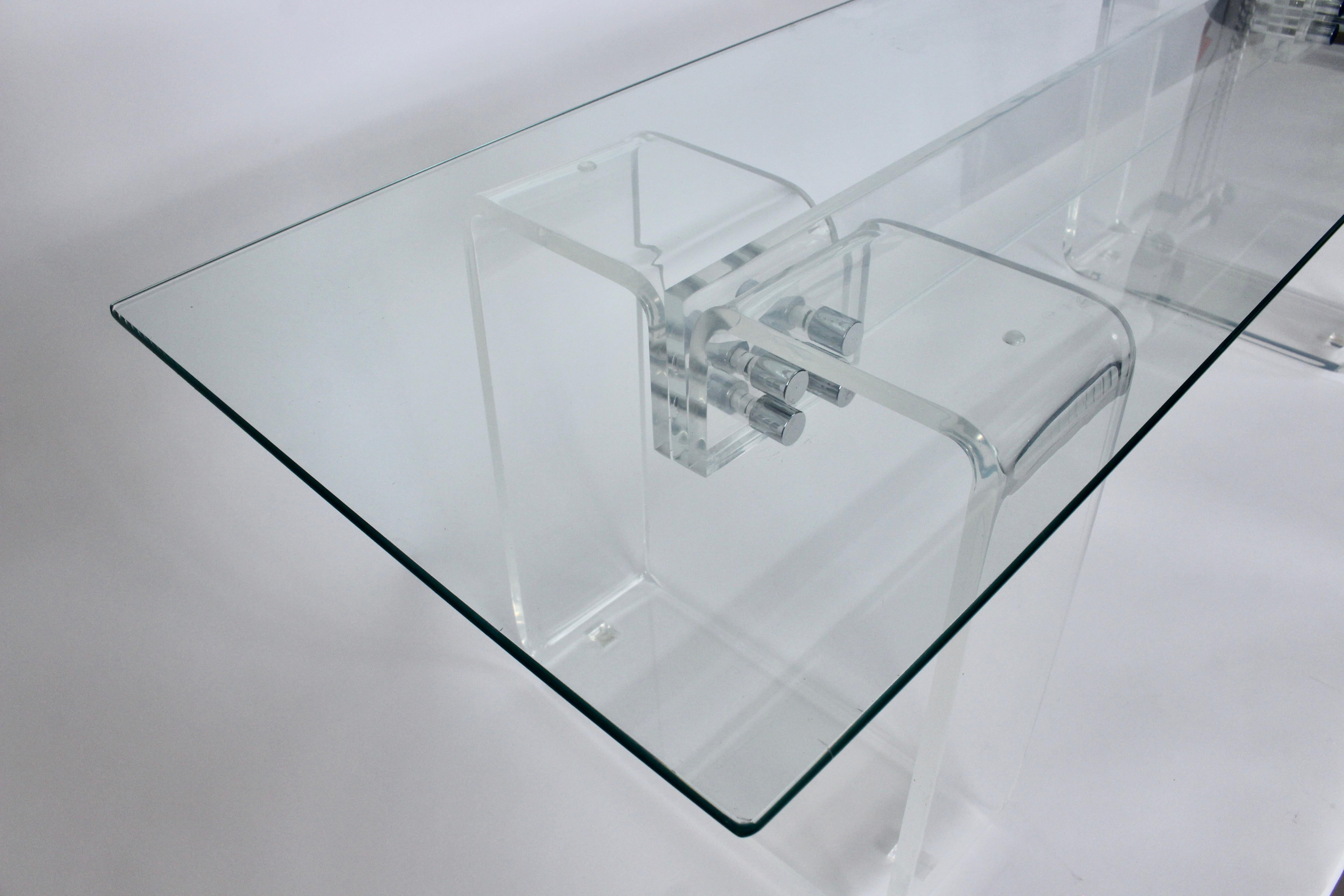 Neal Small Table basse en blocs de lucite transparente avec plateau en verre, années 1970 en vente 1