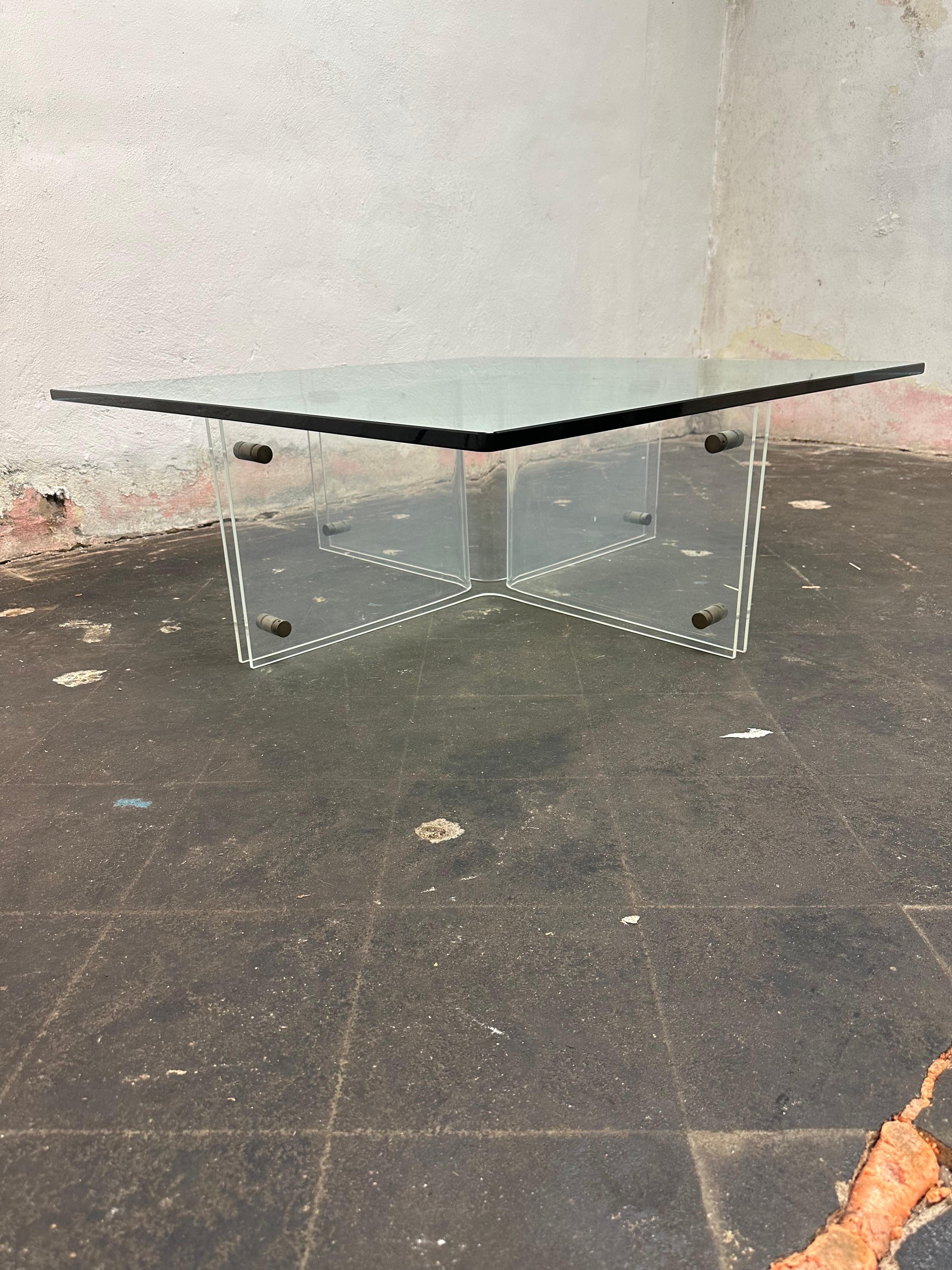 Neal Small Coffee Table with Lucite Base In Good Condition For Sale In W Allenhurst, NJ