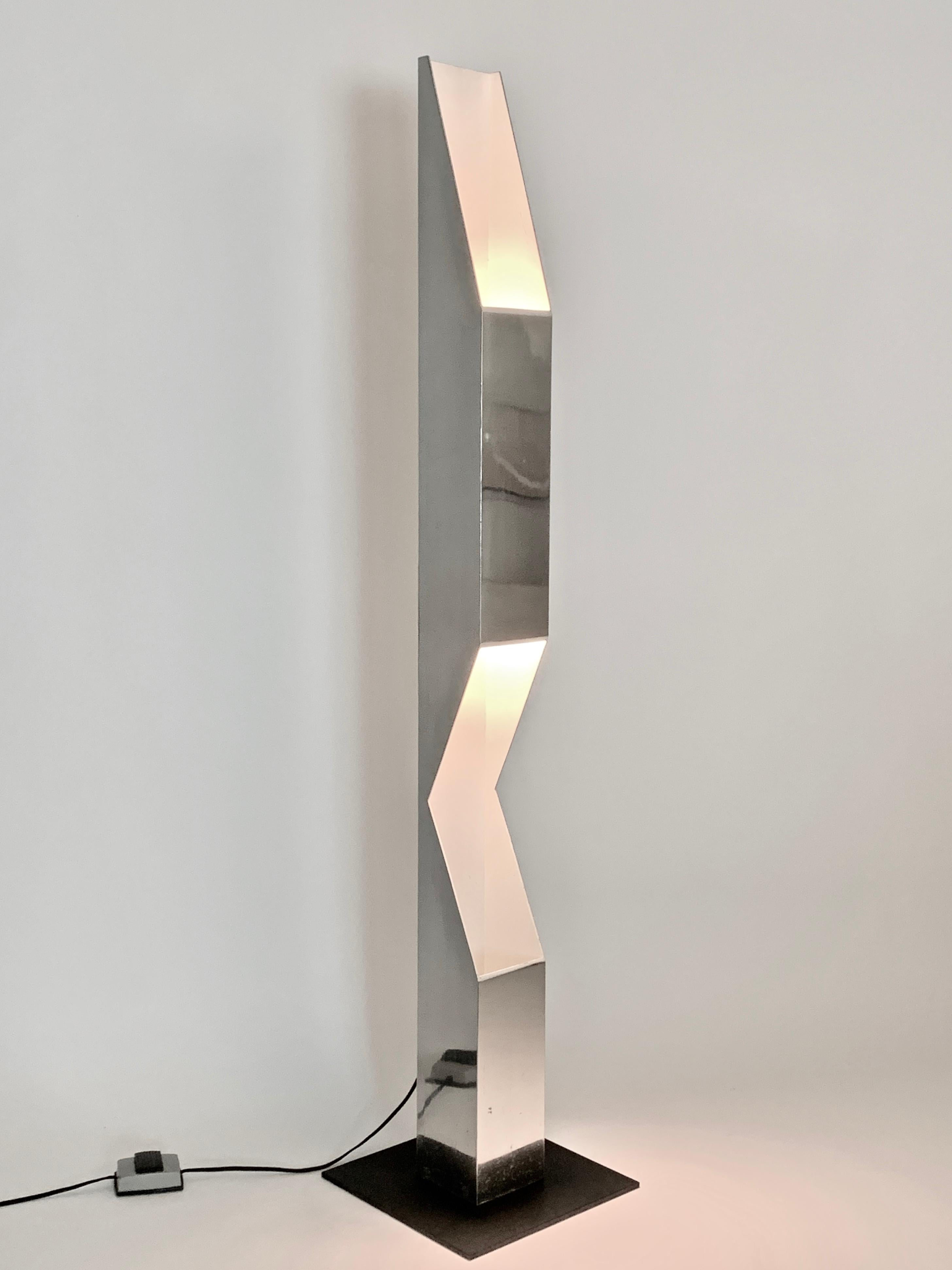 Neal Small for Koch & Lowy Aluminum and Steel Skyscraper Floor Lamp, 1970s For Sale 2