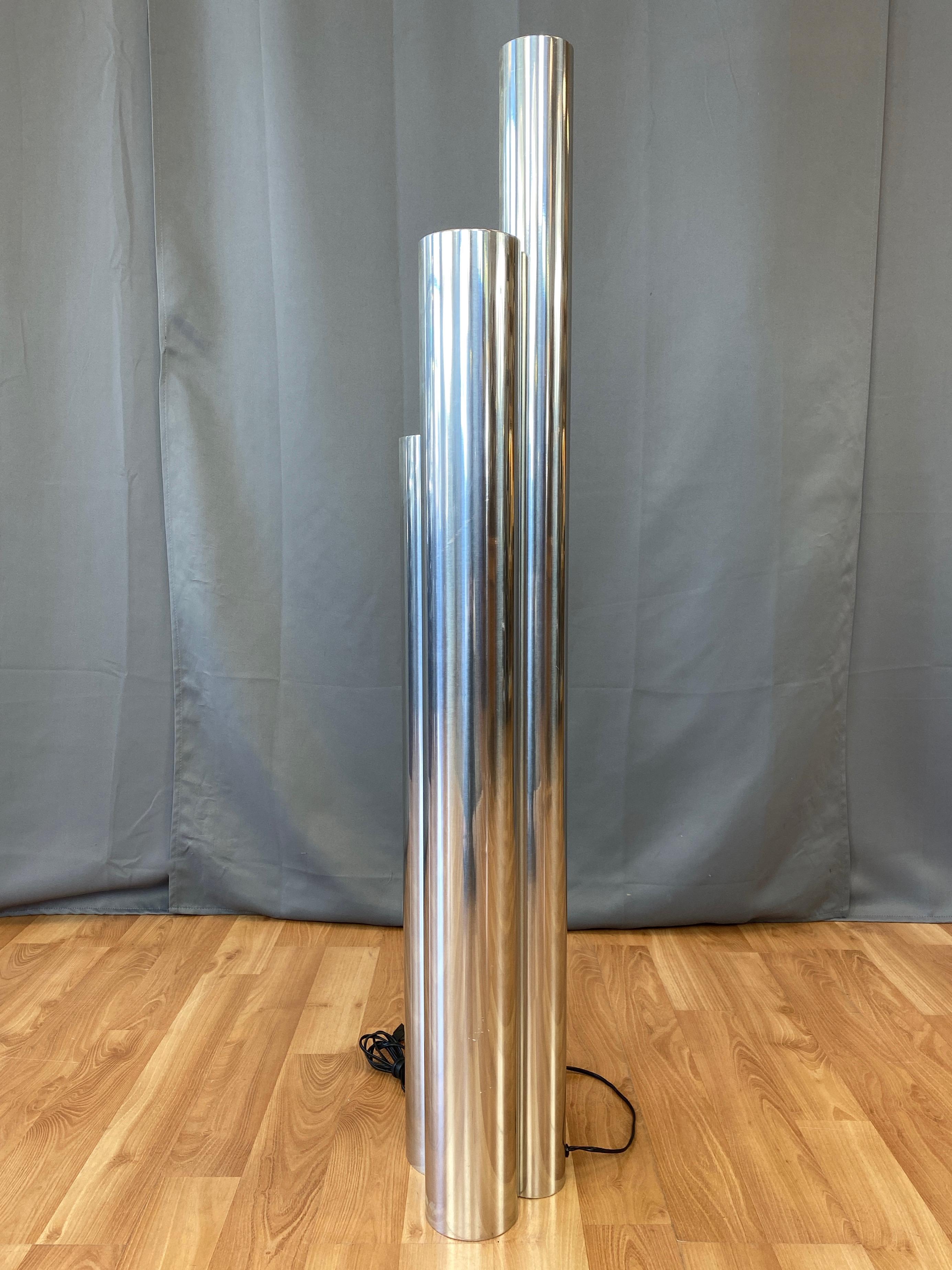 Neal Small for Koch & Lowy Tubular Polished Aluminum Floor Lamp, 1970s In Good Condition In San Francisco, CA
