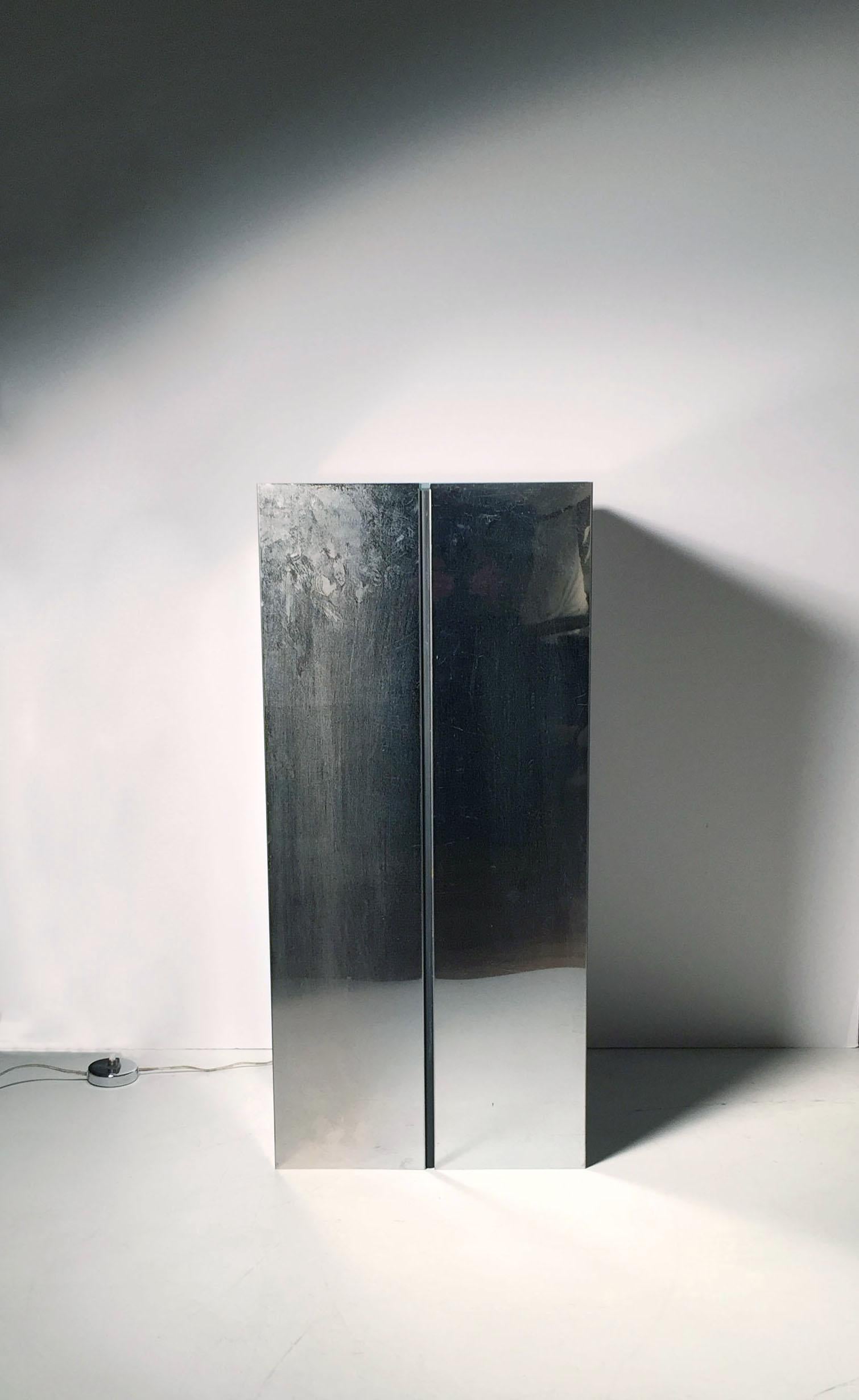 Neal small illuminated pedestal table stands for Kovacs. In the style of Paul Evans Cityscape Line.

Please inquire if interested in acquiring a pair.

