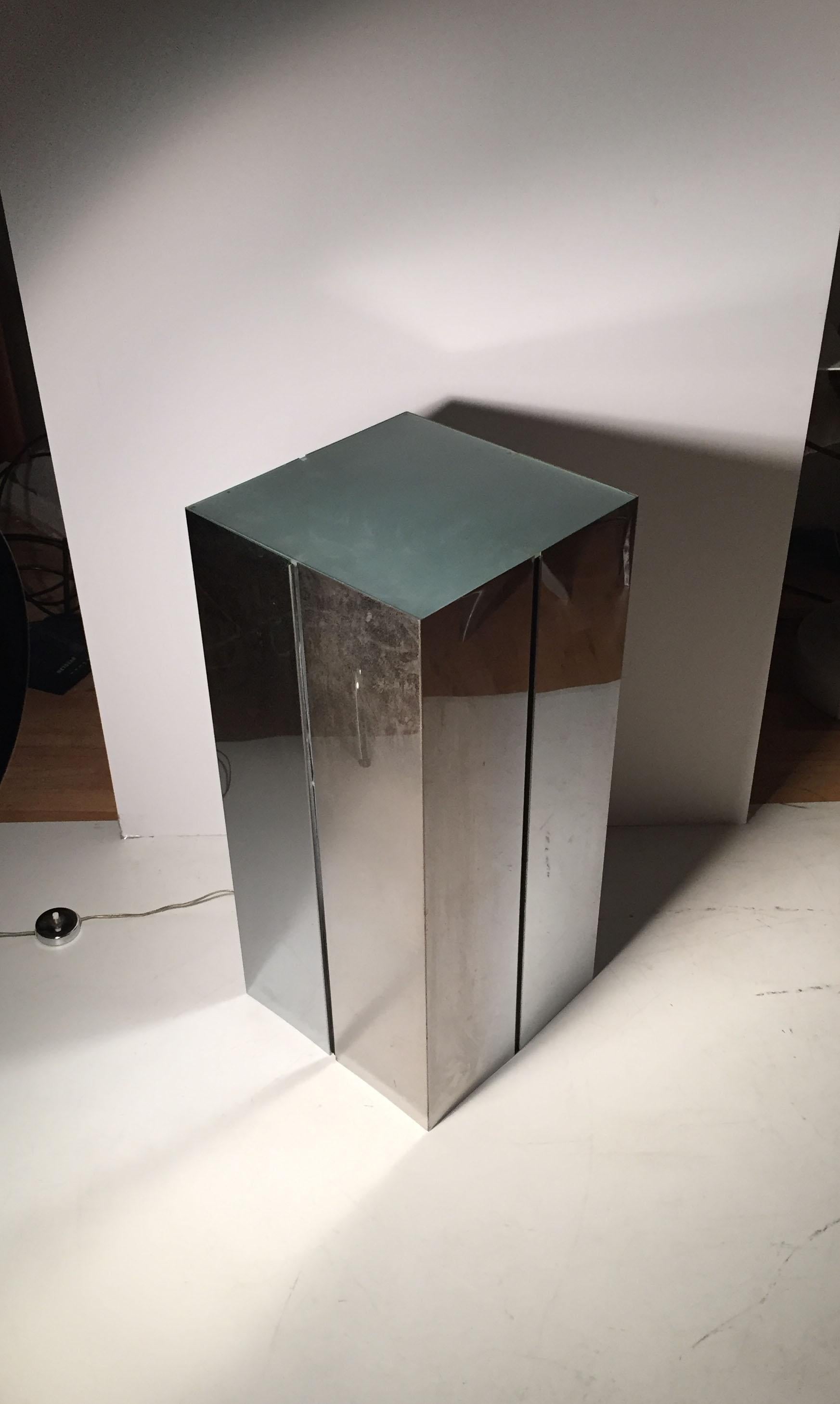 Neal Small Illuminated Light Pedestal Table Stand for Kovacs In Good Condition For Sale In Chicago, IL