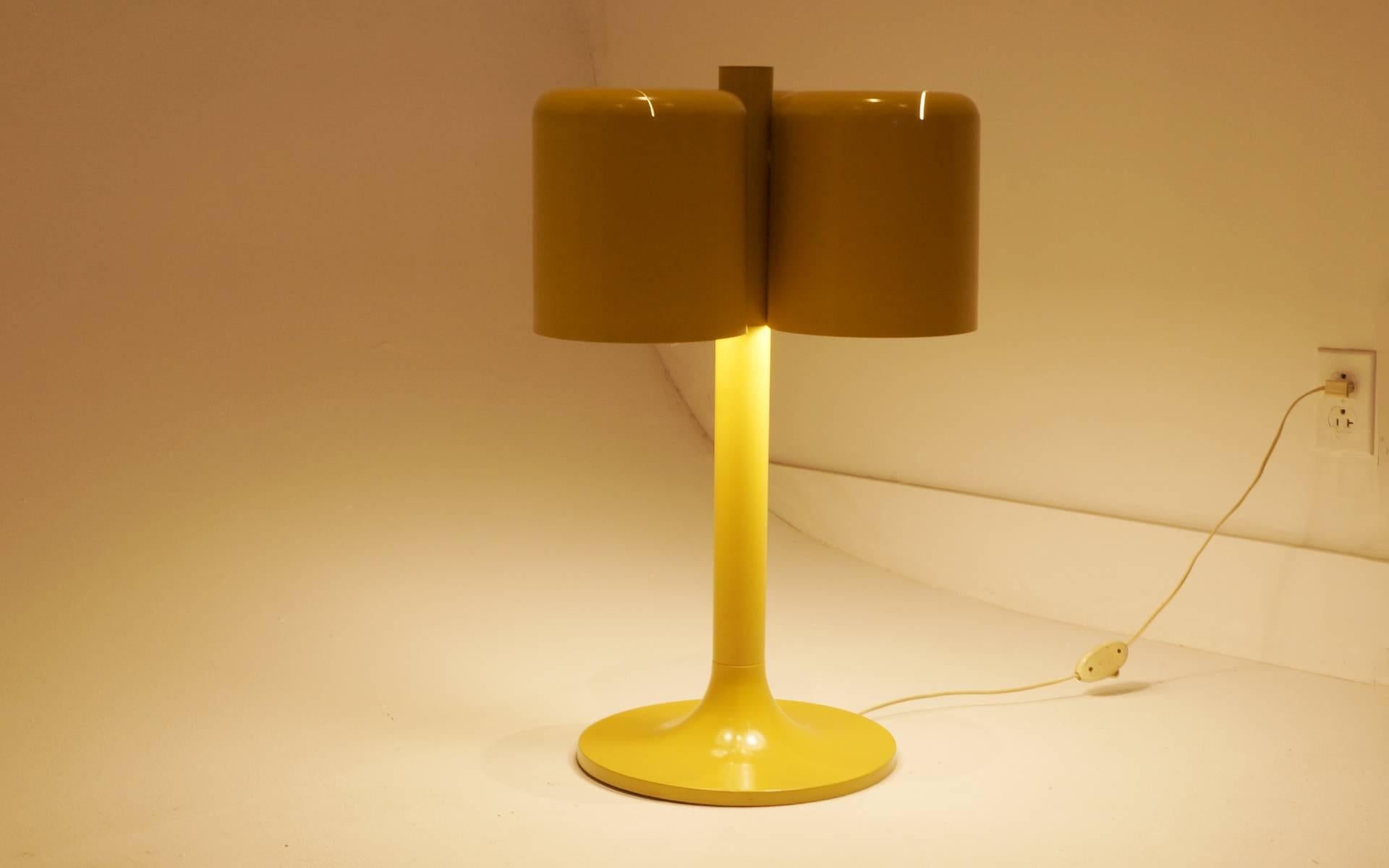 Mid-20th Century Neal Small Large Table Lamp, Three Original Mustard Yellow Color Shades