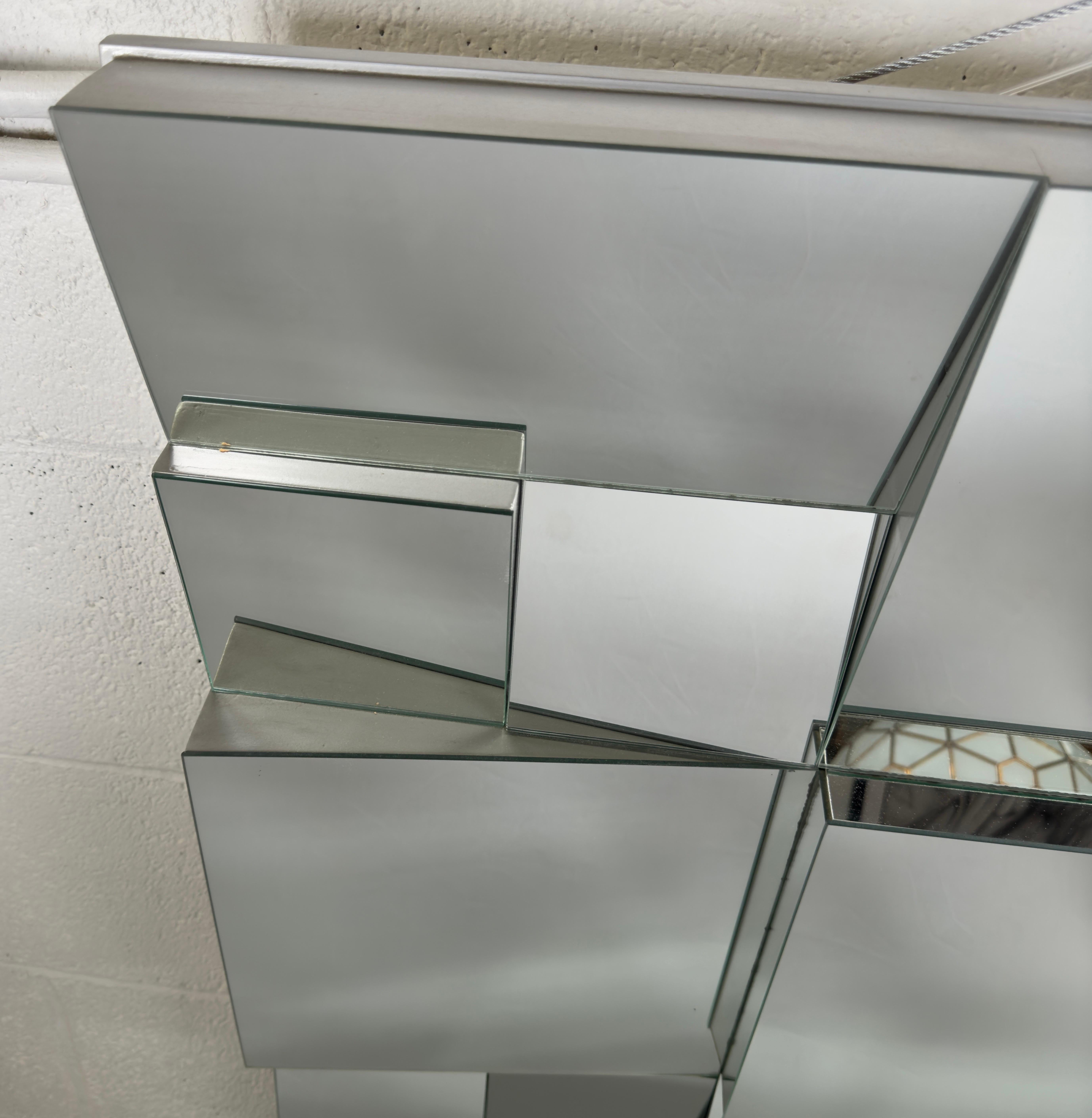 Neal Small Modernity Multi-faceted Sculptural Wall Mirror (miroir mural cubiste à facettes multiples)  en vente 1