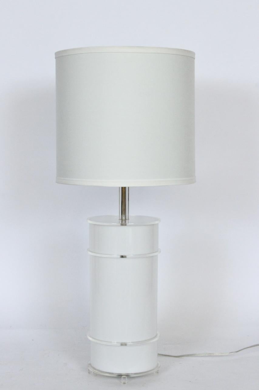 Modern Neal Small Style White Lucite Table Lamp with Clear Lucite Detail, 1970s For Sale