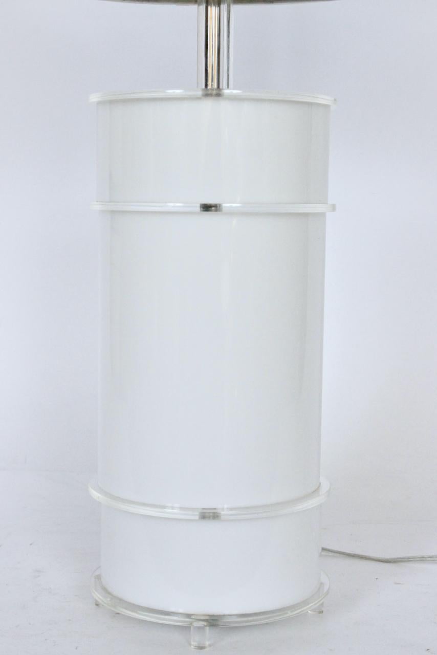Neal Small Style White Lucite Table Lamp with Clear Lucite Detail, 1970s For Sale 1