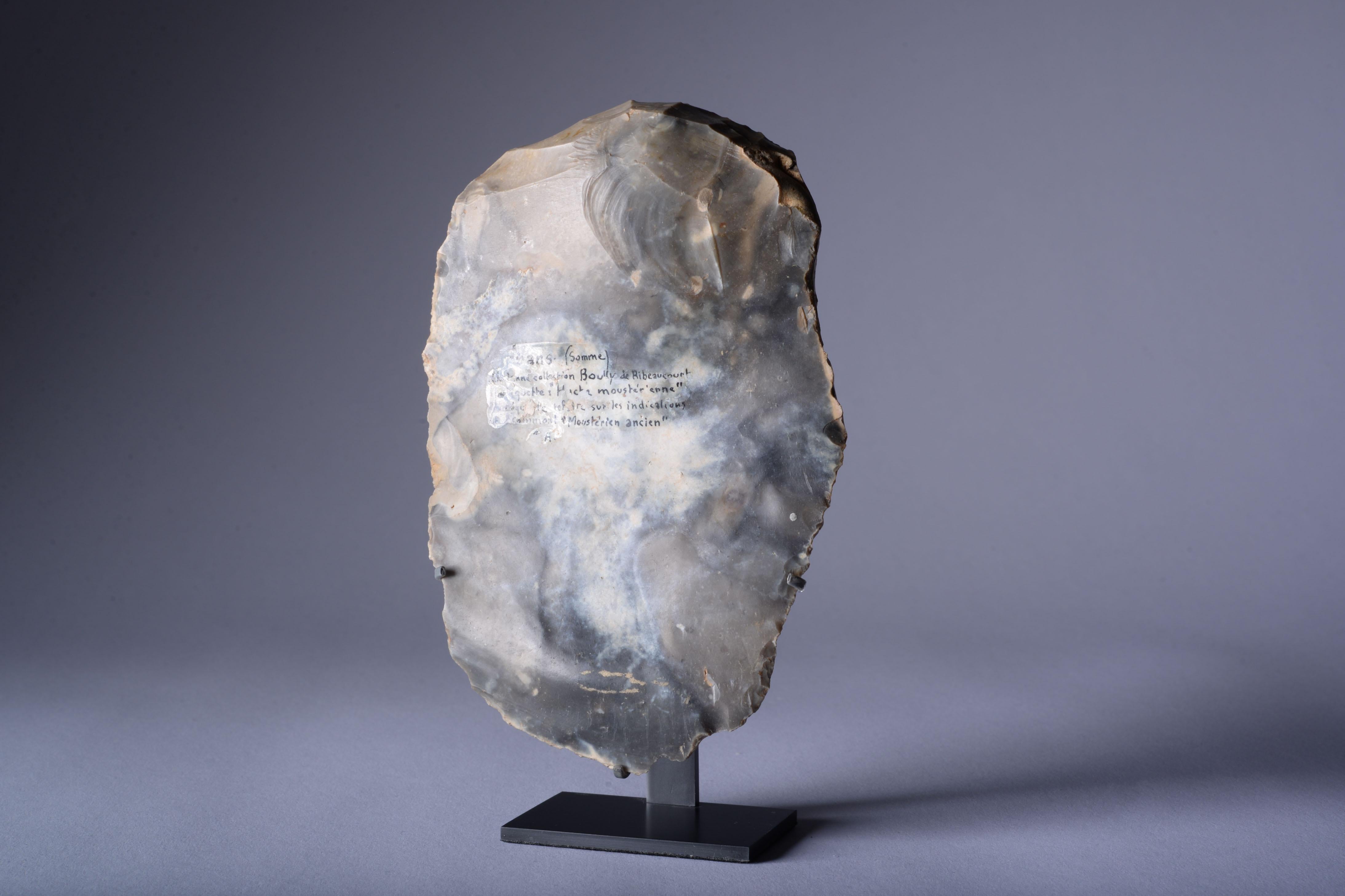 Francese Nucleo di selce di Neanderthal dalla Francia settentrionale preistorica in vendita