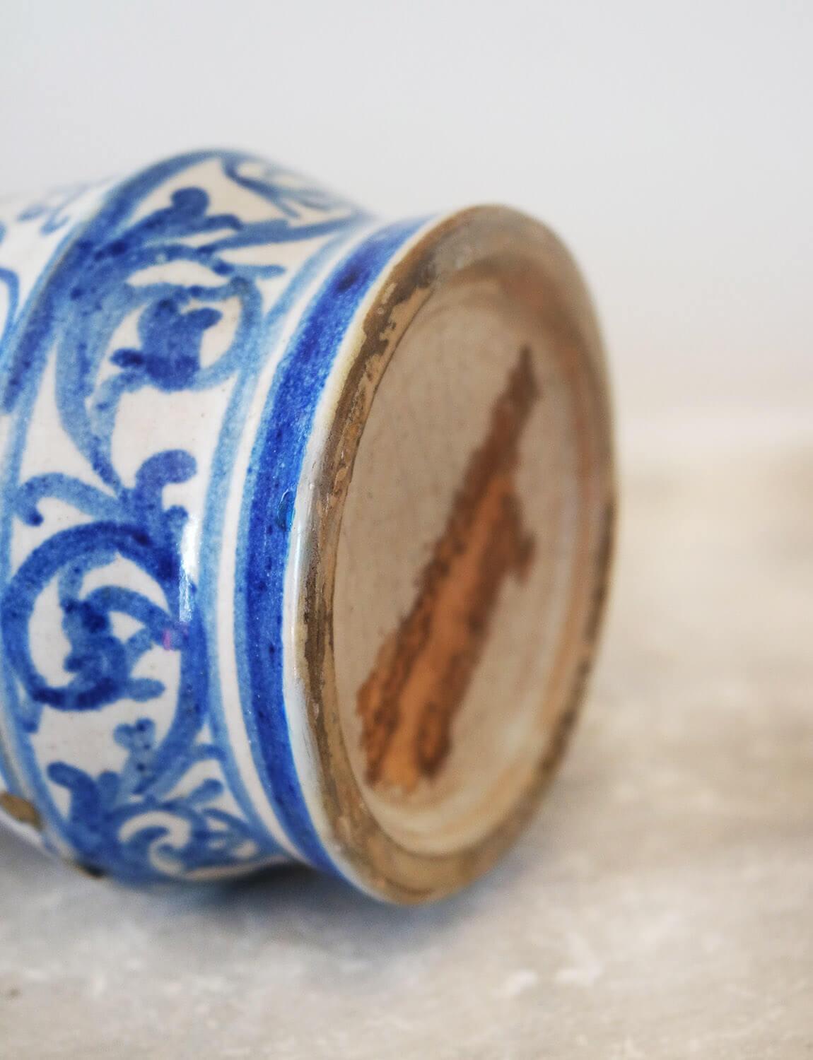Italian Neapolitan Hand-painted Blue and White Ceramic Albarello, 1800s For Sale 1