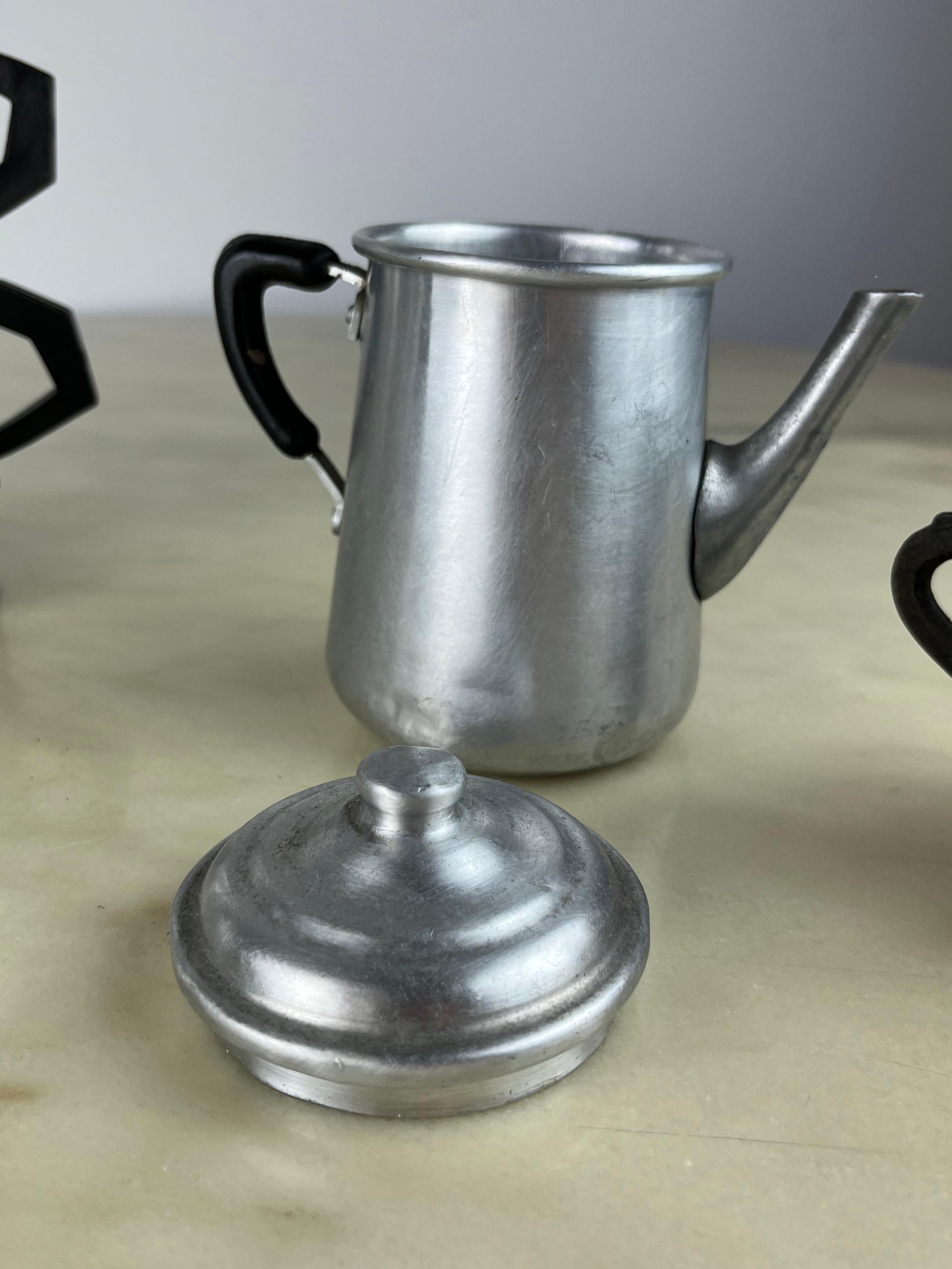 Mid-20th Century Set of 5 Aluminum Neapolitan Coffee Maker and Other Objects, Italy, 1940s For Sale