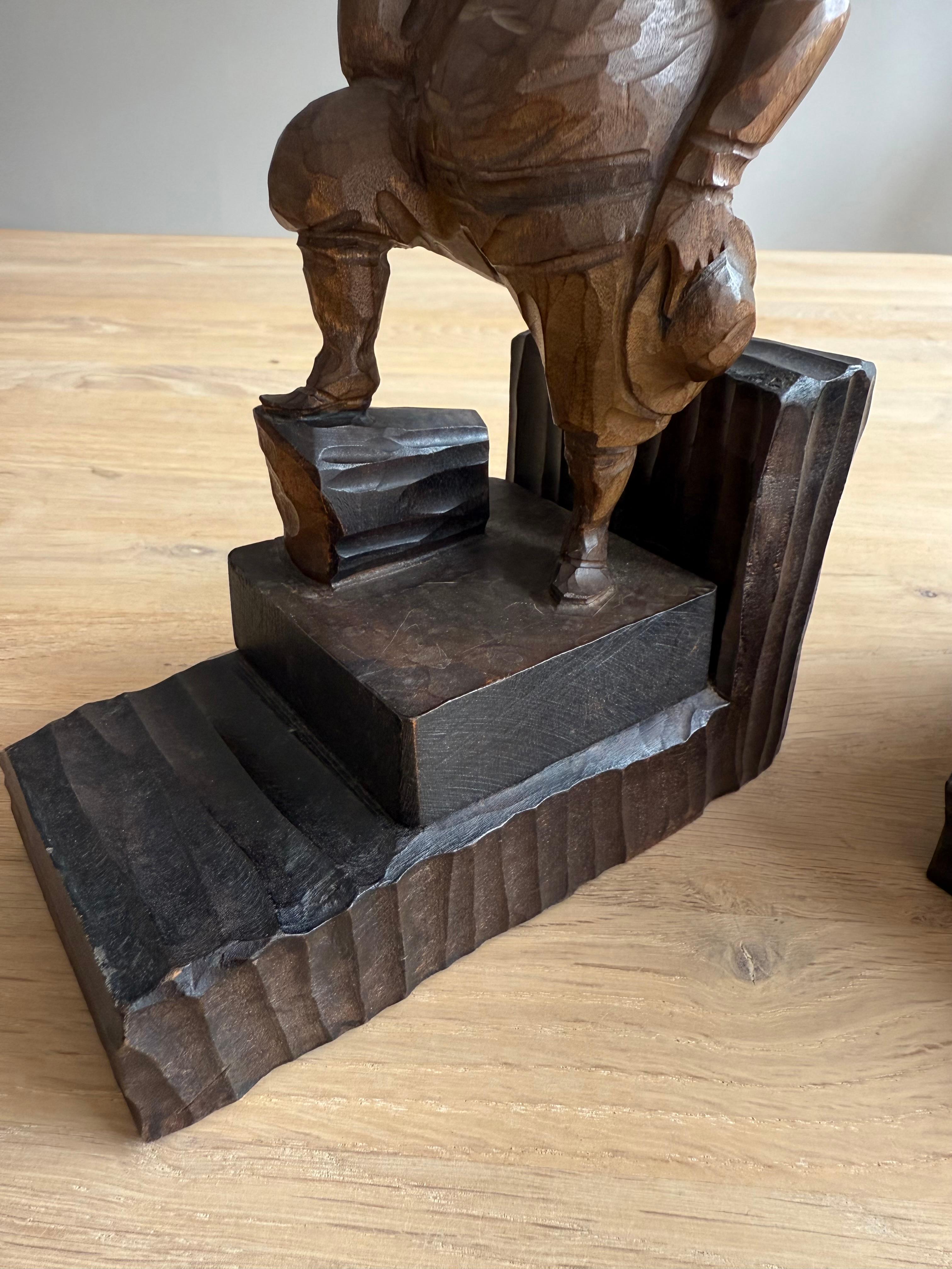 Reggilibri scultura Don Chisciotte e Sancho Panza, quasi antichi, intagliati a mano in legno in vendita 5