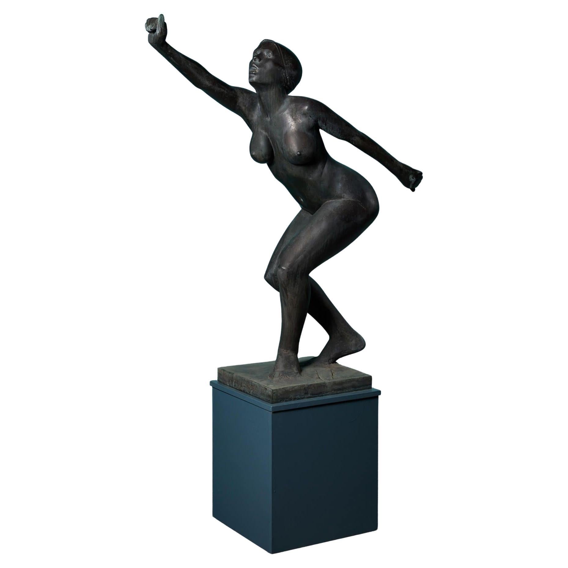 David Backhouse (geb. 1941) Nackte Bronzestatue im Angebot