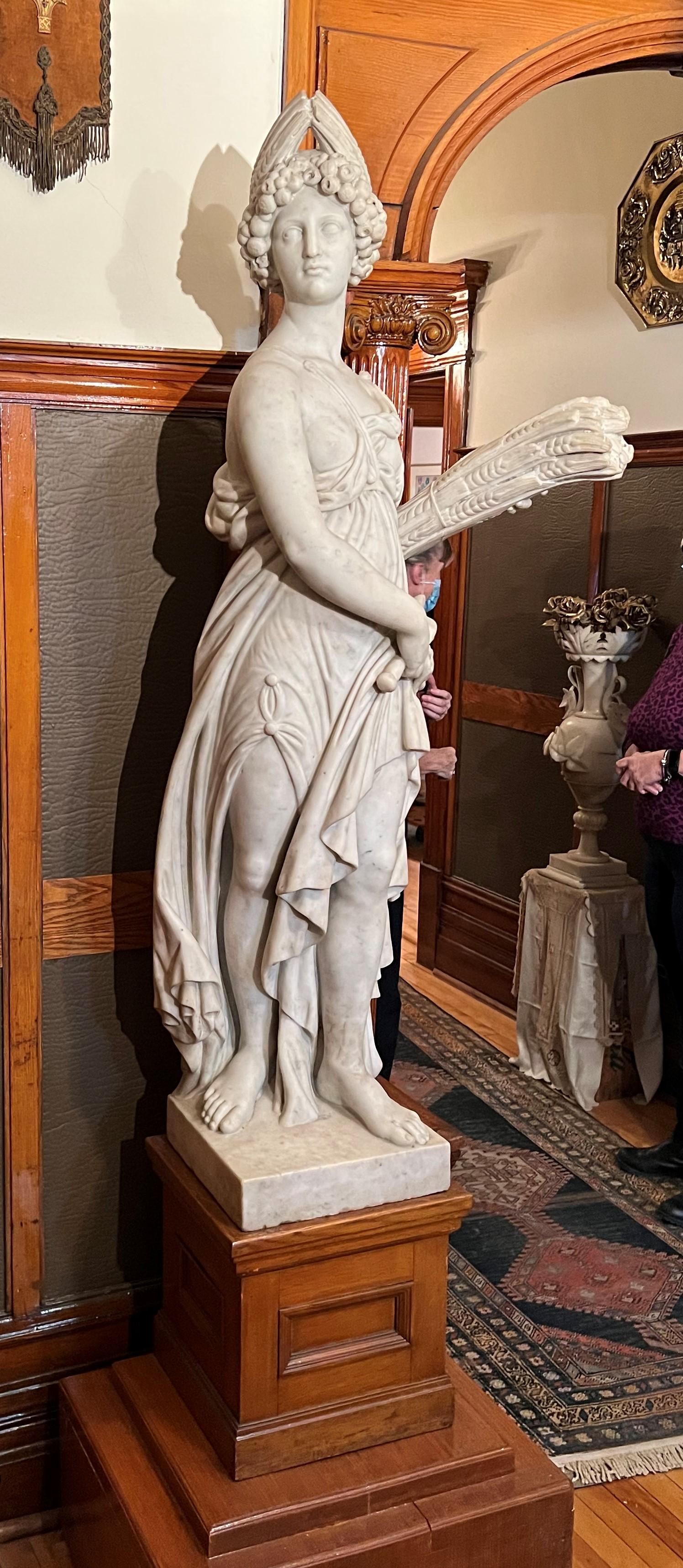 Near Life-Sized Italian White Marble Figure of Ceres, After the Antique In Good Condition In Montreal, QC