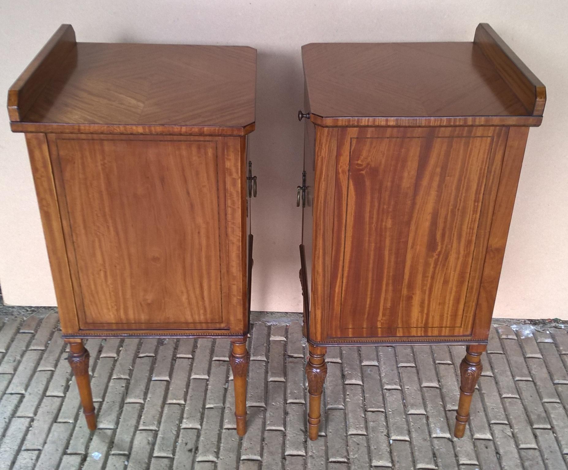 Near Matched Pair of Edwardian Satinwood Bedside Cabinets For Sale 5