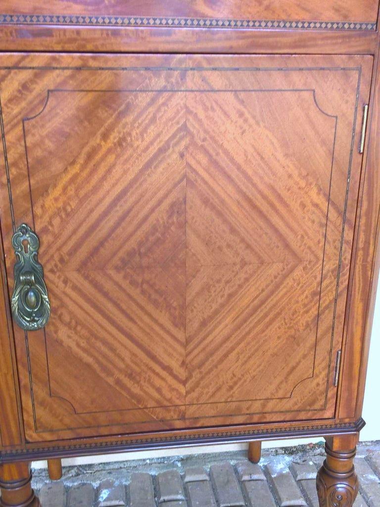 Near Matched Pair of Edwardian Satinwood Bedside Cabinets For Sale 9