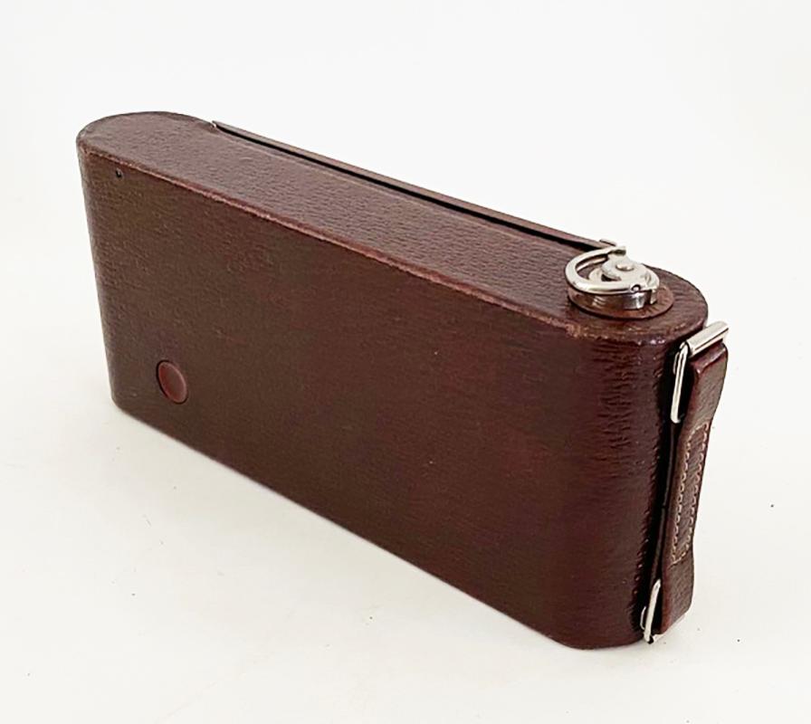 Fast neuwertig Kodak 1-A Geschenk Kamera mit Box und Handbuch von Walter Dorwin Teague im Angebot 4