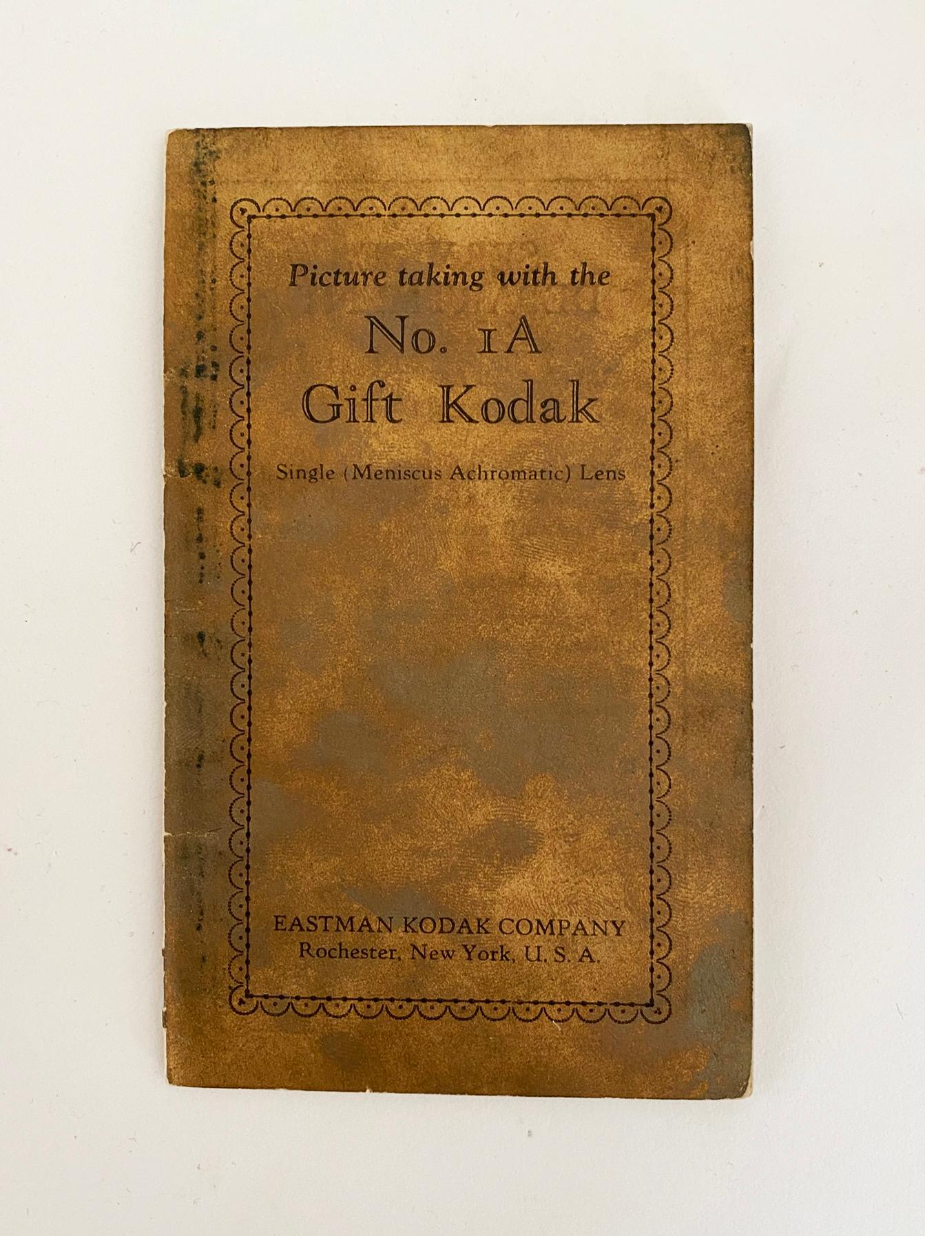 Fast neuwertig Kodak 1-A Geschenk Kamera mit Box und Handbuch von Walter Dorwin Teague im Angebot 6