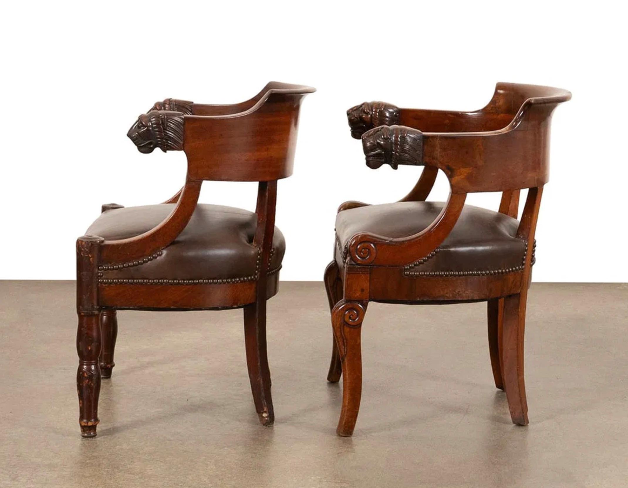 Coppia di Fauteuil de Bureau in mogano Impero, inizio XIX secolo In condizioni buone in vendita a New York, NY
