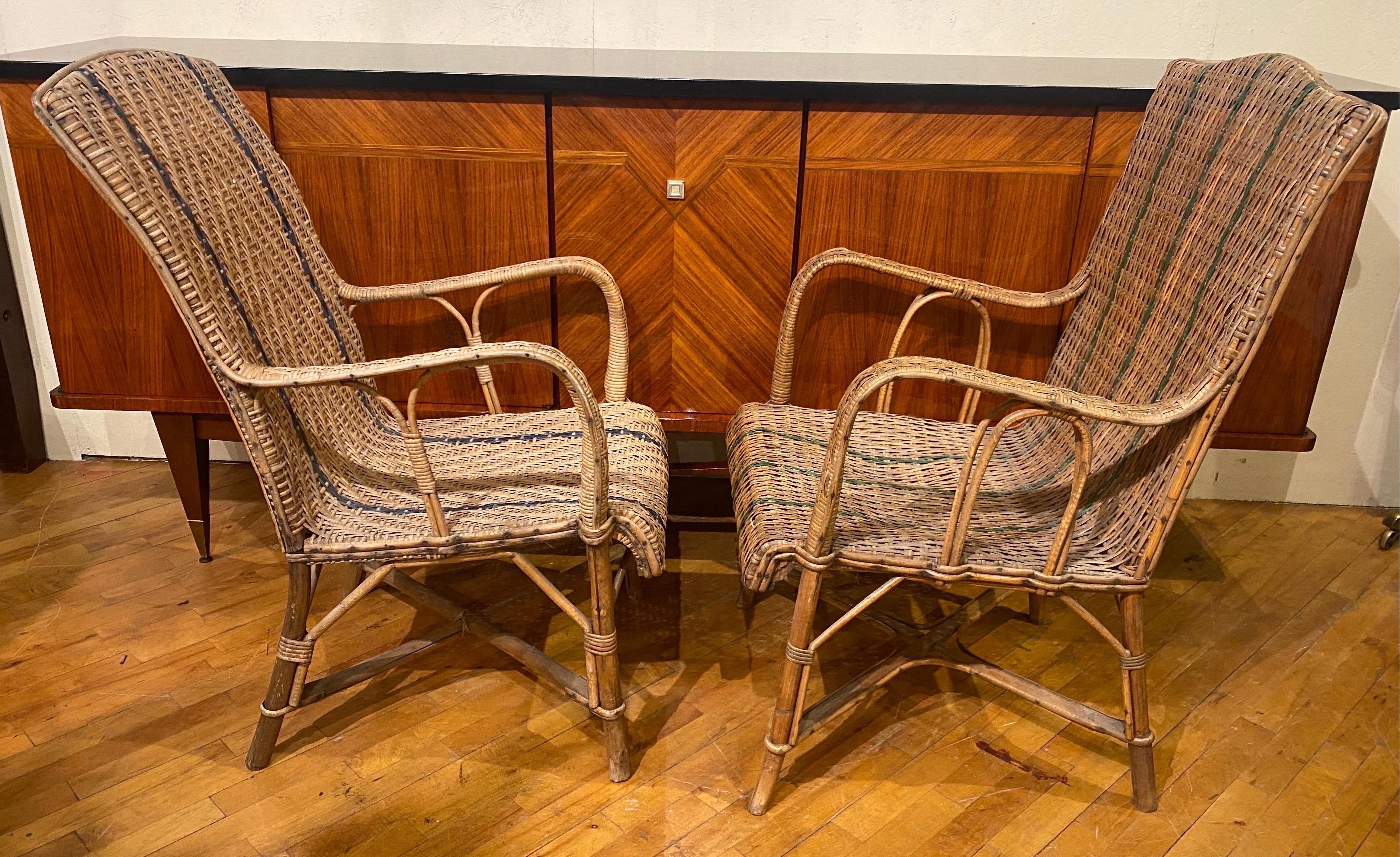 Paire de fauteuils français en rotin du XIXe siècle Bon état - En vente à Charleston, SC