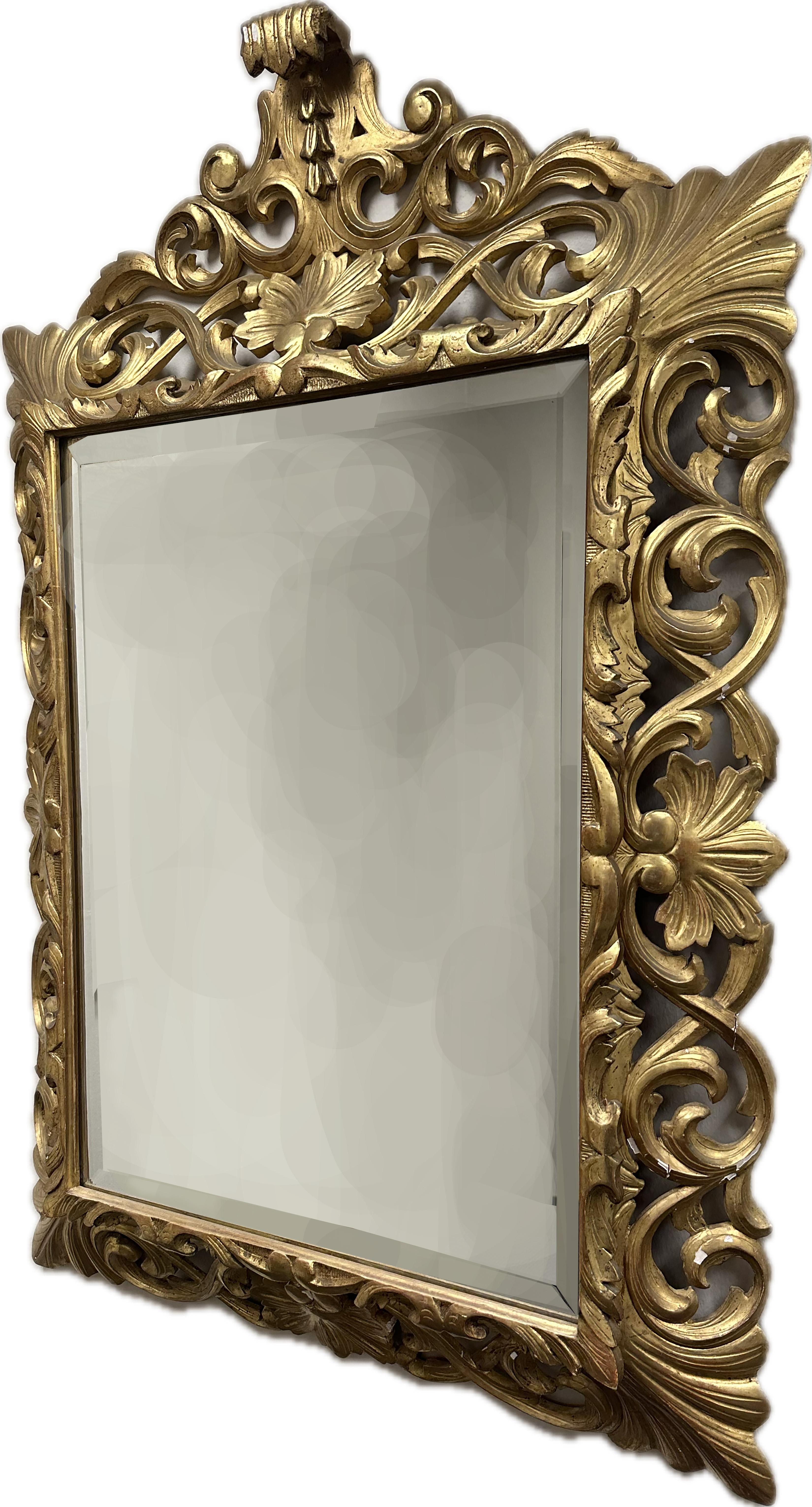 Paire d'anciens miroirs italiens dorés au mercure avec éventail biseauté en vente 4