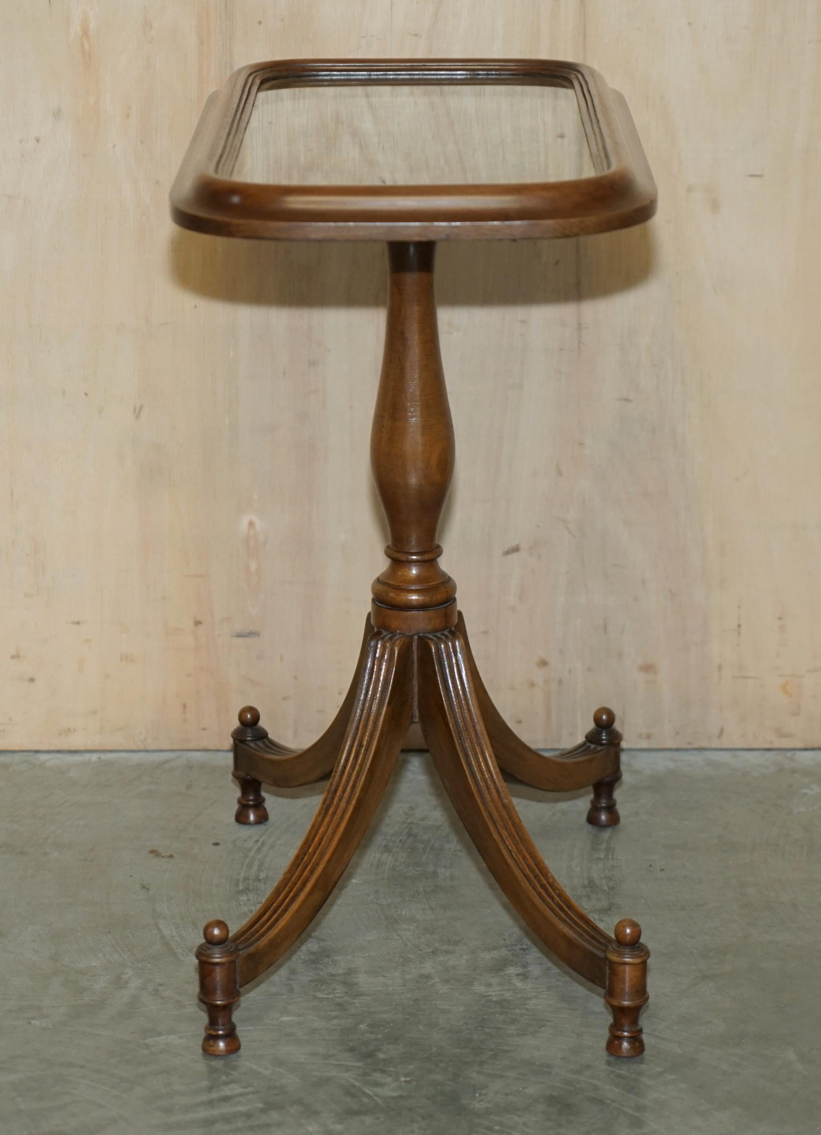 EAR PAIR OF ANTIQUE REGENCY CIRCA 1810 NEEDLEWORK SIDE END LAMP WINE TABLEs im Angebot 3