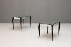Fast identisches Paar verspiegelte Beistelltische im Art-Déco-Stil mit ebonisierten Beinen