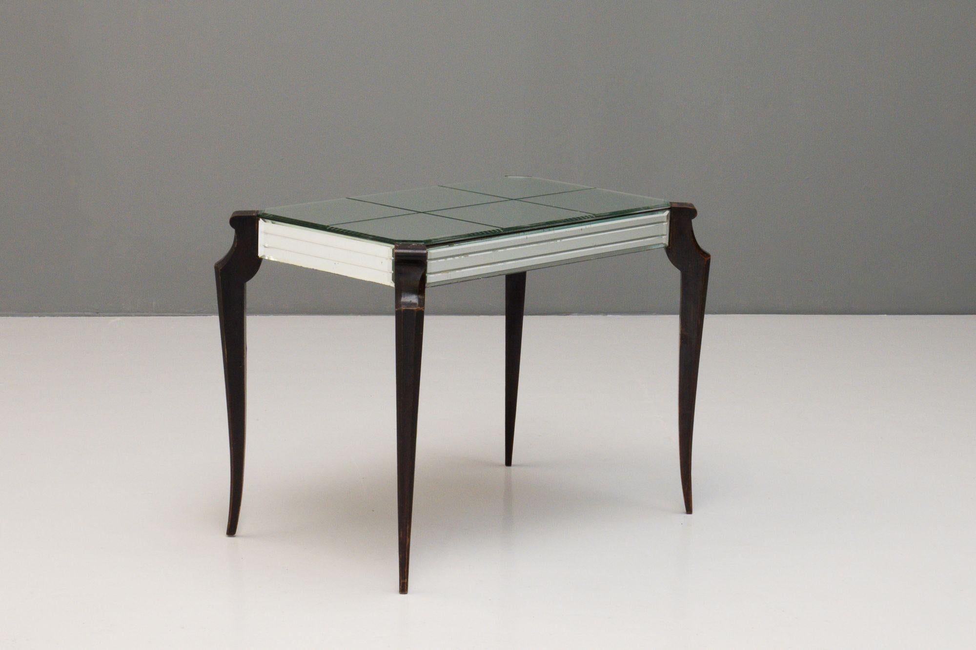 Near Pair of Art Deco Style Mirrored Side Tables with Ebonised Legs In Good Condition For Sale In London, England