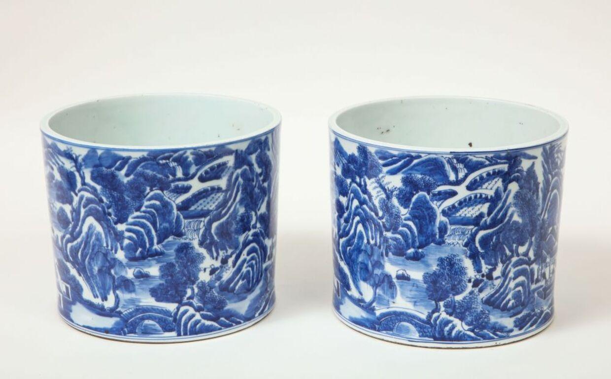 Near Pair of Chinese Blue and White Porcelain Brush Washers In Good Condition For Sale In New York, NY