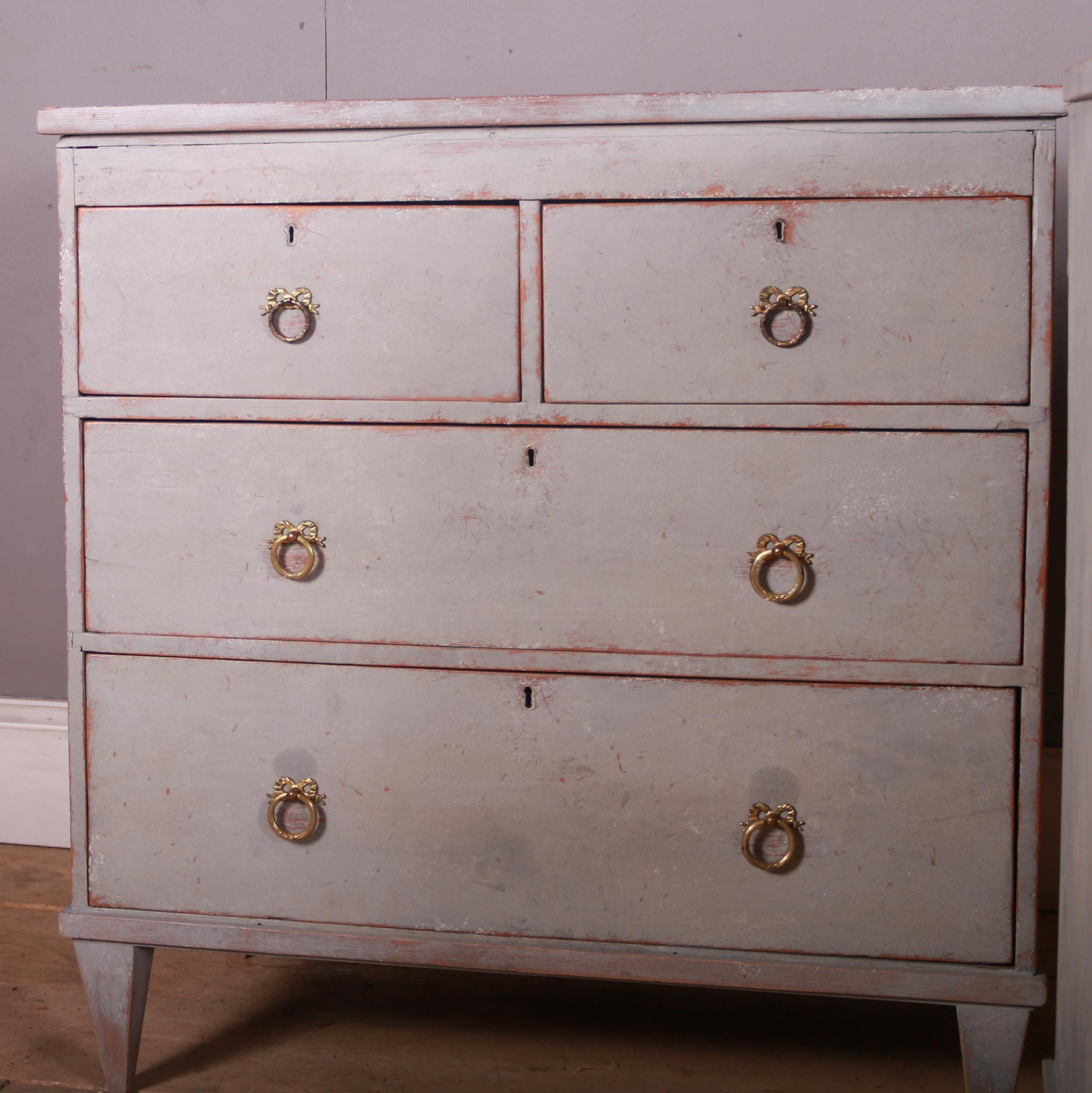 Near Pair of English Chest of Drawers In Good Condition In Leamington Spa, Warwickshire