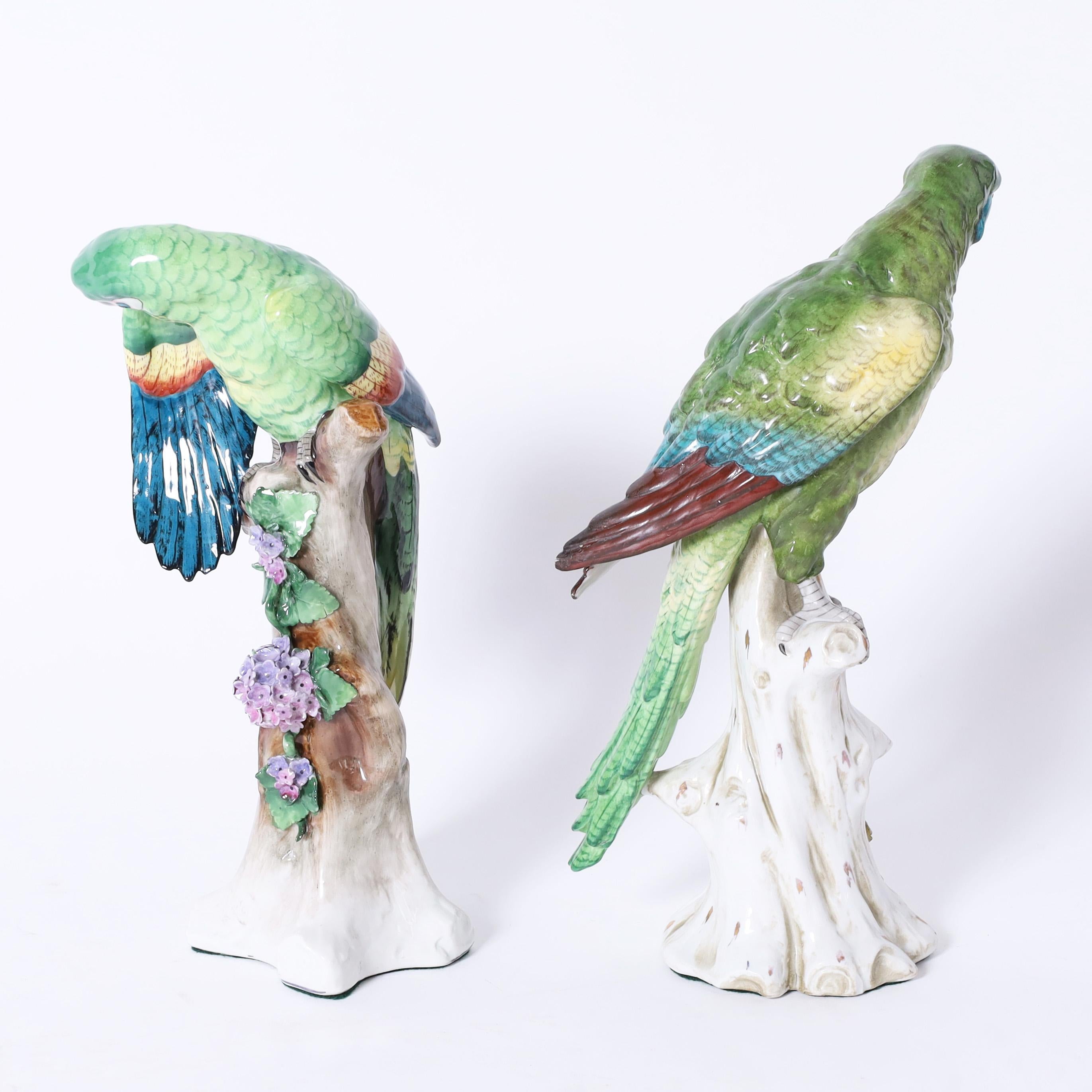 Mid-Century Modern Paire de perroquets verts en porcelaine allemande en vente