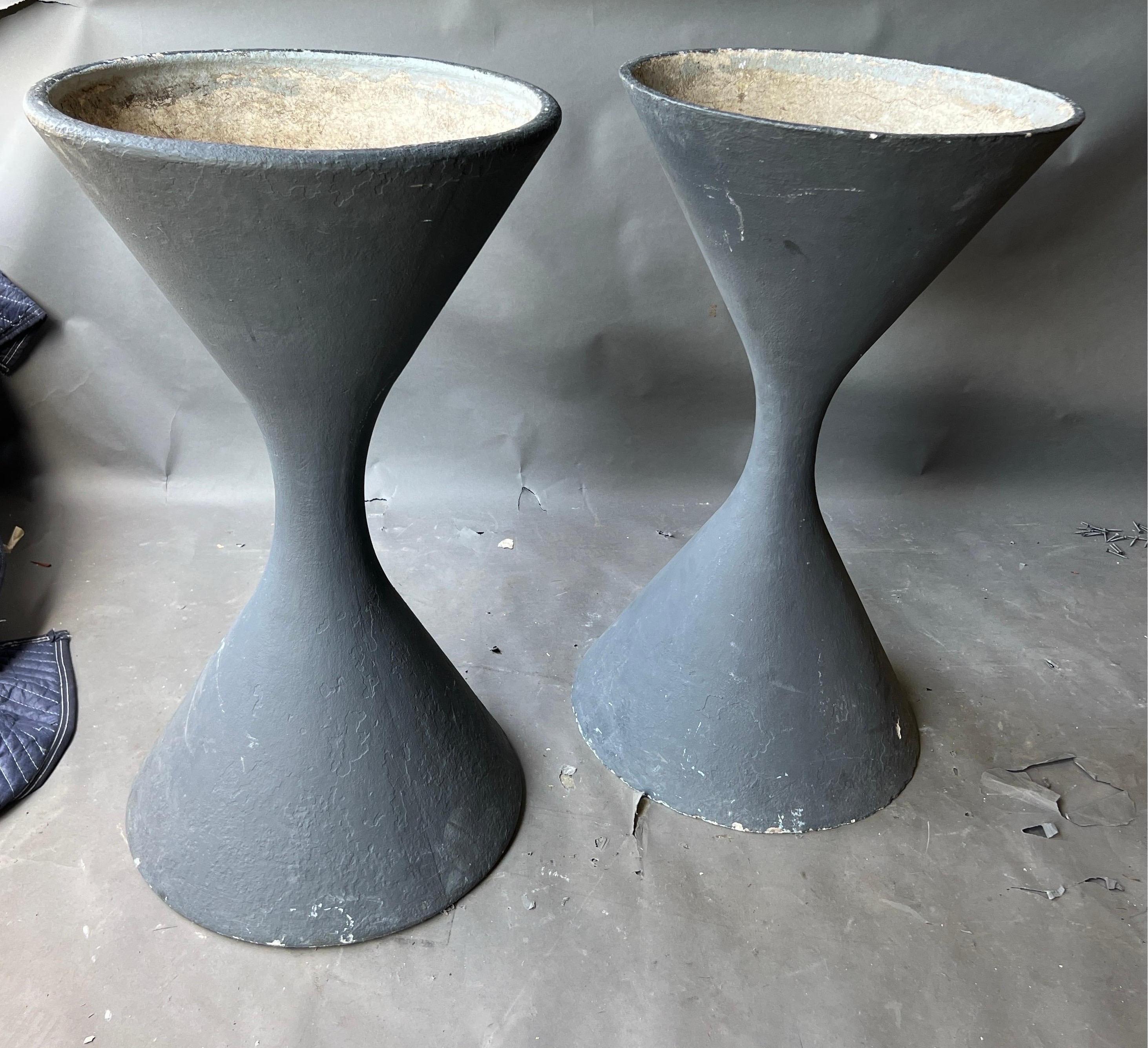 Great Near Pair of Large Willy Guhl Diabolo planters painted in a charcoal color, some paint losses- see photos 
