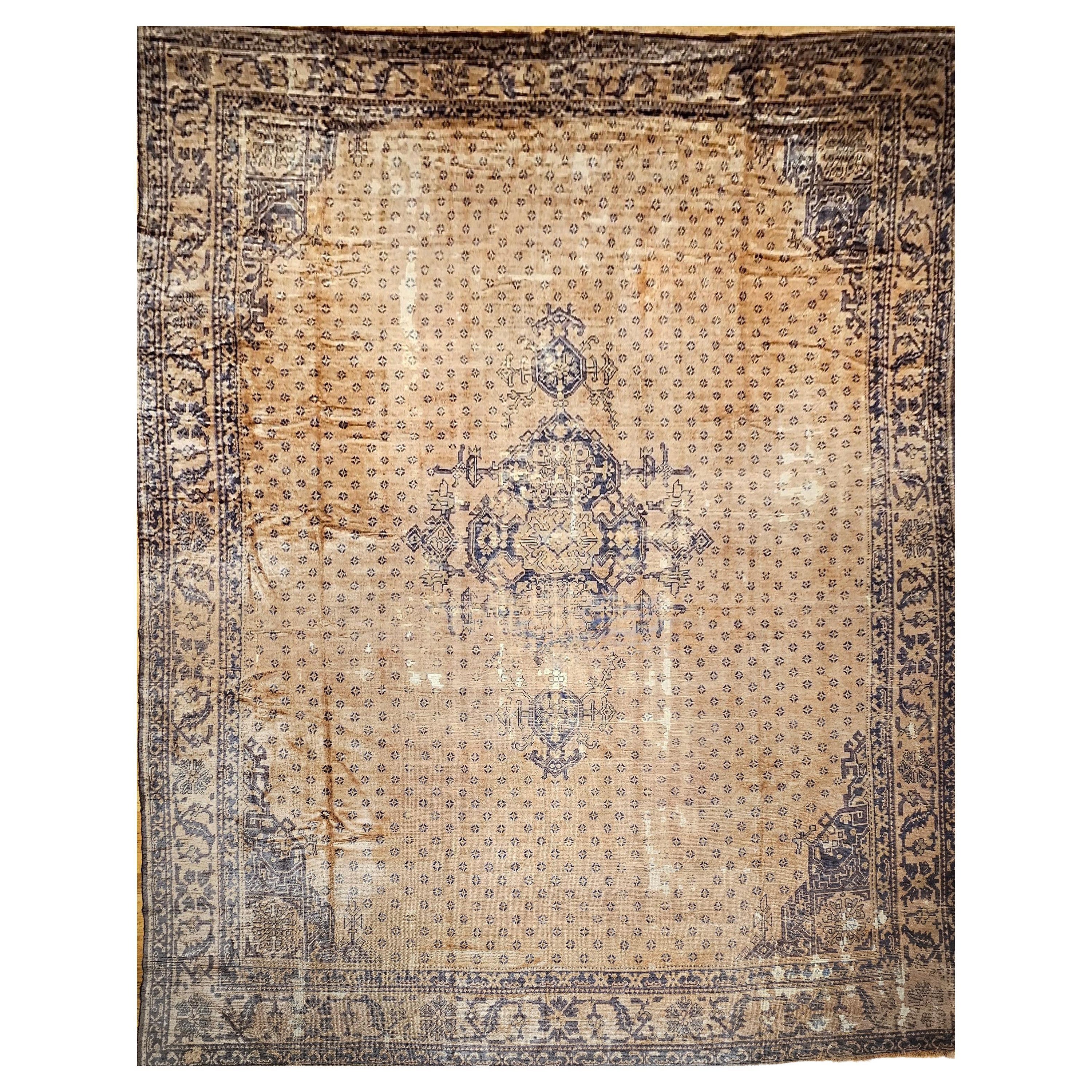 Übergroßer türkischer Oushak-Teppich in Übergröße aus blassem Kamelhaar und Lavendel in Übergröße im Angebot