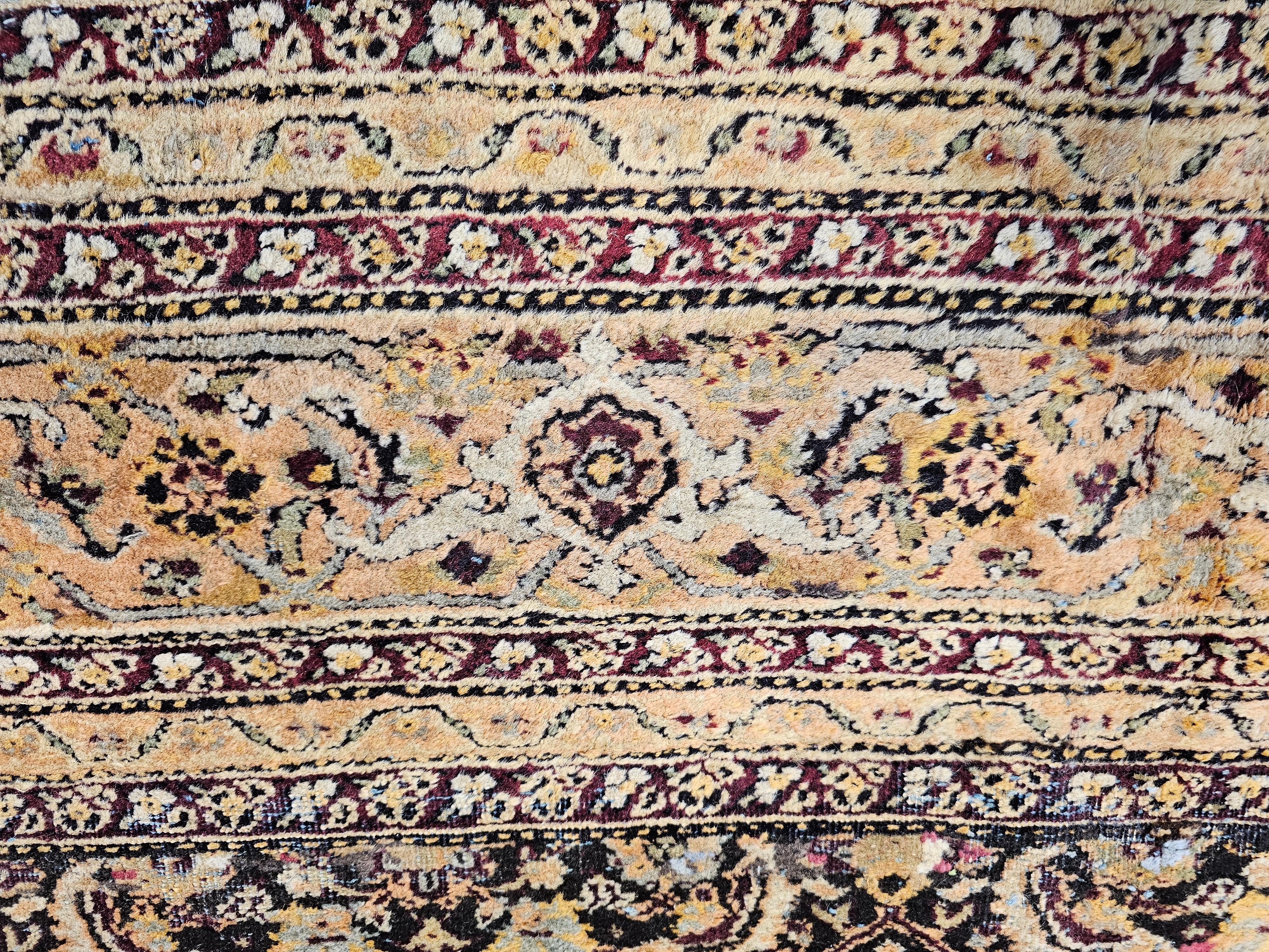 Tappeto indiano di Agra quasi quadrato della fine del XIX secolo con motivo Herati a trifoglio in vendita 5