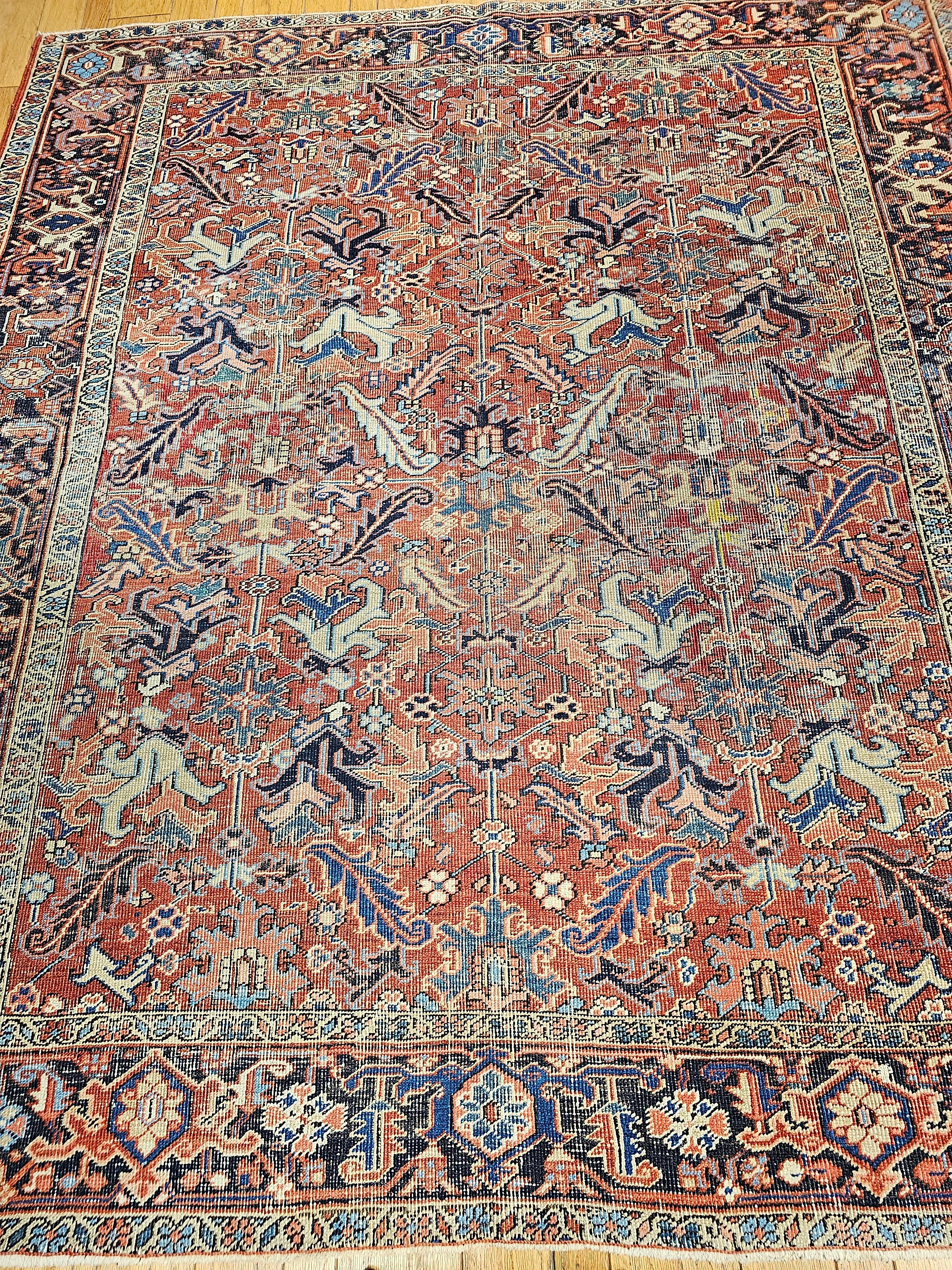 Altpersischer Heriz mit All-Over-Muster in Terrakotta, Grün, Blau und Gelb (Persisch) im Angebot