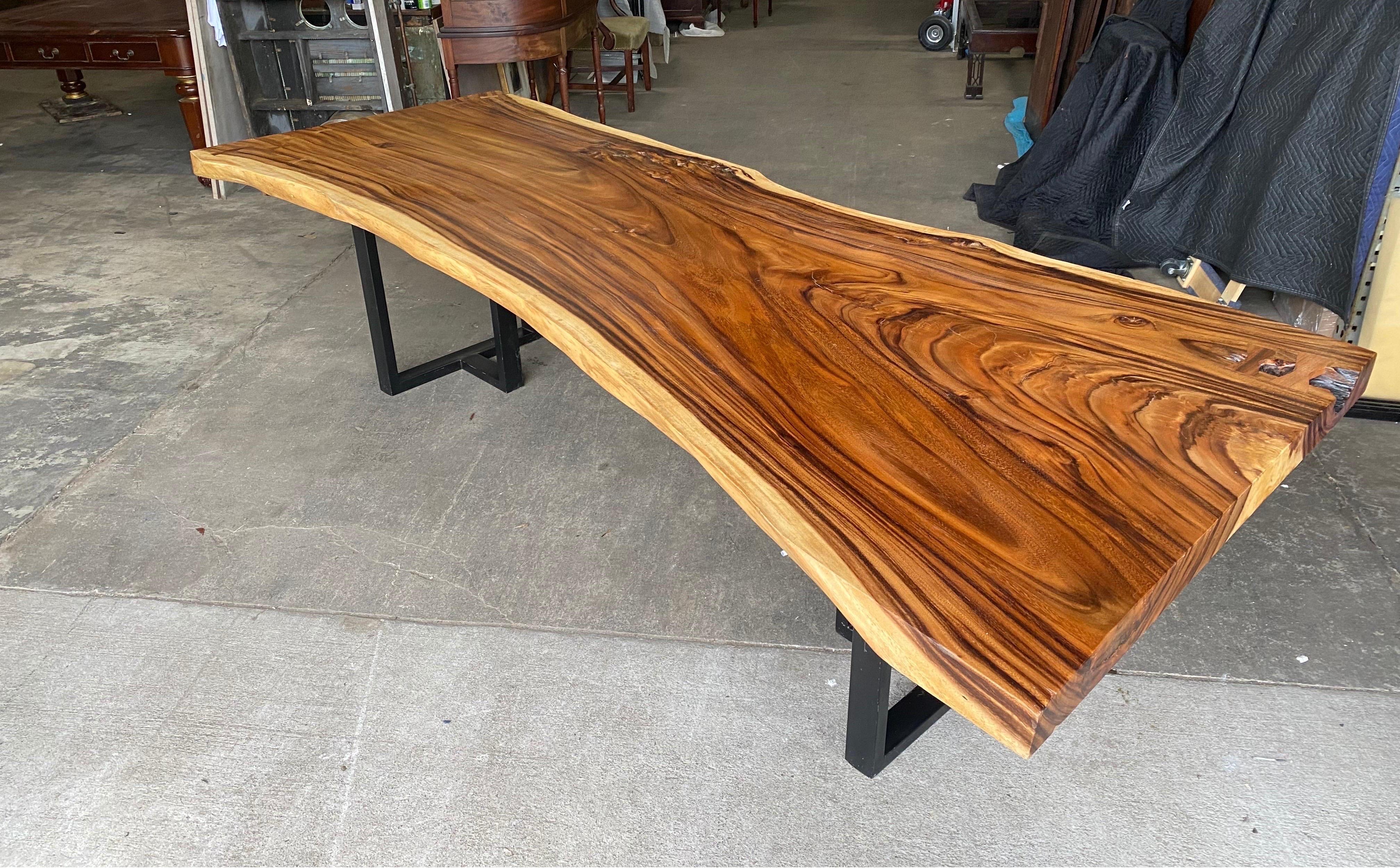 Live Edge Walnut Table or Desk In Good Condition For Sale In Charleston, SC