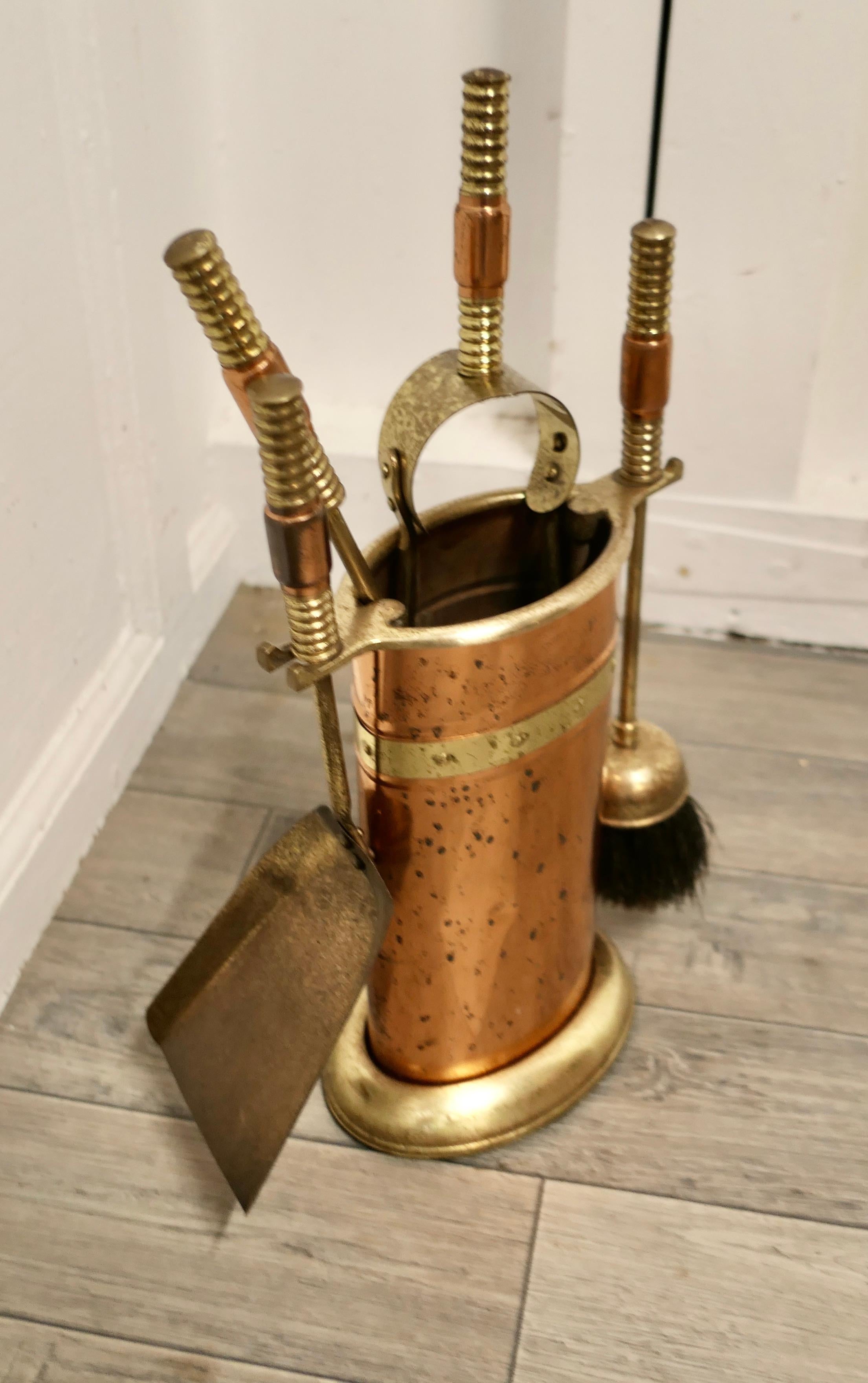 Neat Copper and Brass Fireside Companion Set, Fireside Tools In Good Condition In Godshill, Isle of Wight