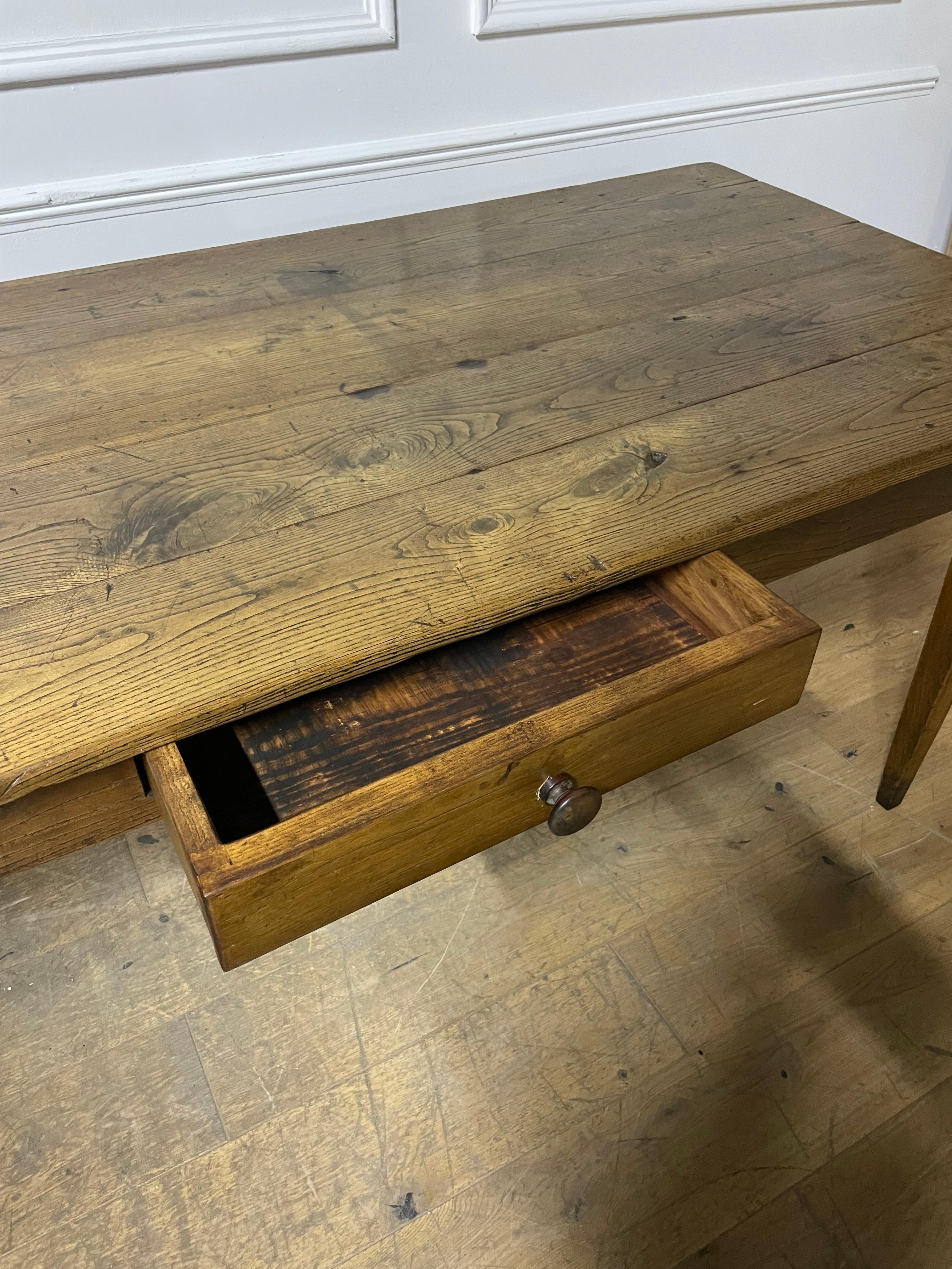 Table de ferme en châtaignier de 1,8 mètres de long en vente 4