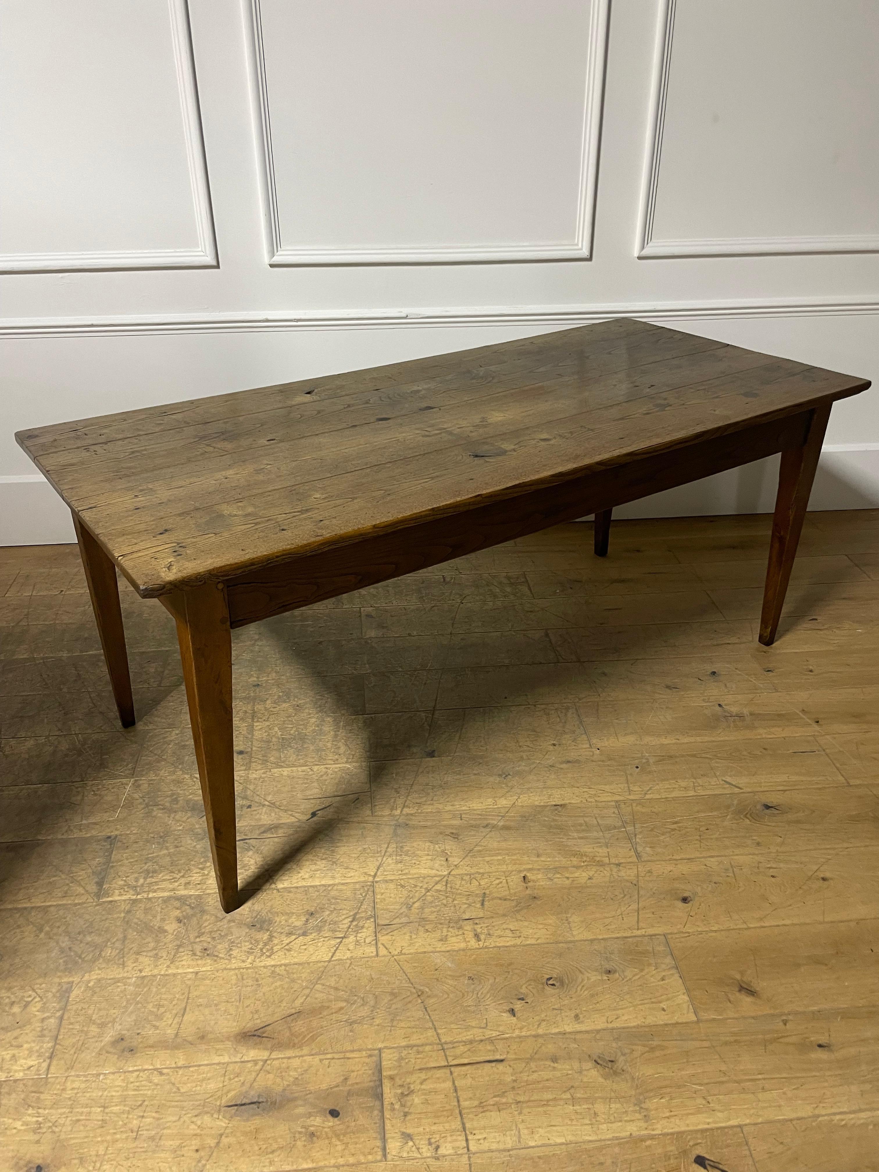 Table de ferme en châtaignier de 1,8 mètres de long en vente 6