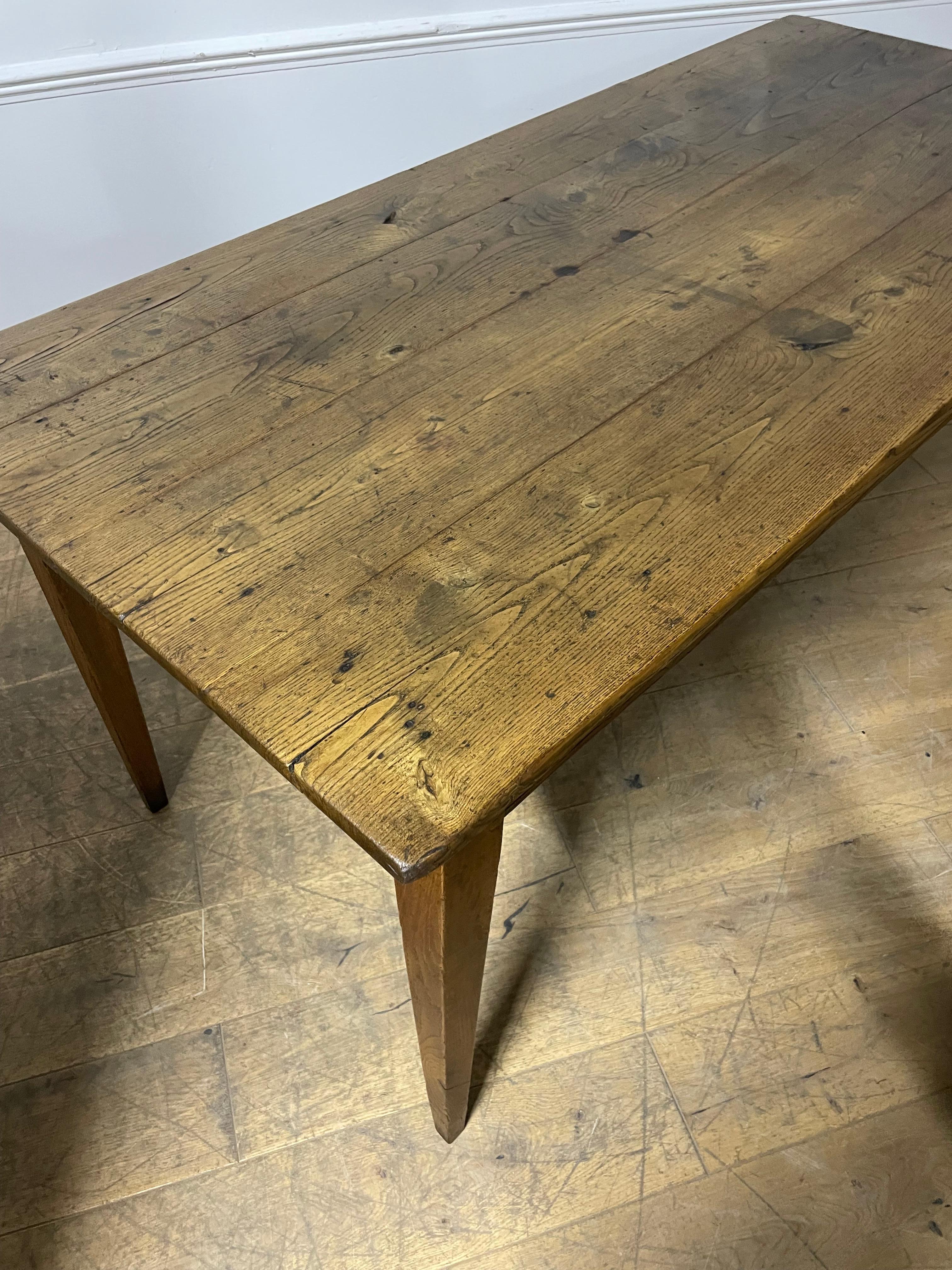 Table de ferme en châtaignier de 1,8 mètres de long en vente 9