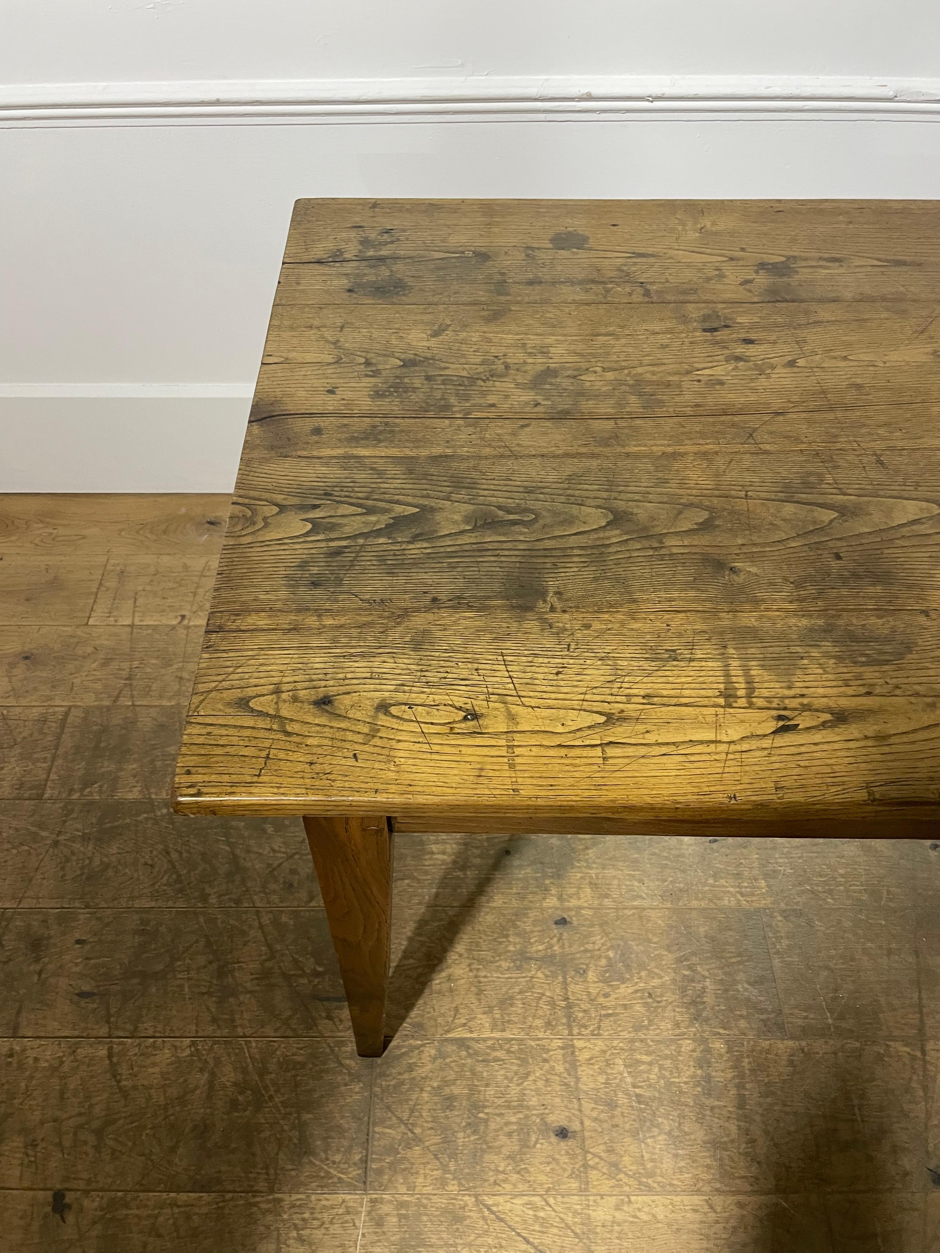 Fin du XIXe siècle Table de ferme en châtaignier de 1,8 mètres de long en vente