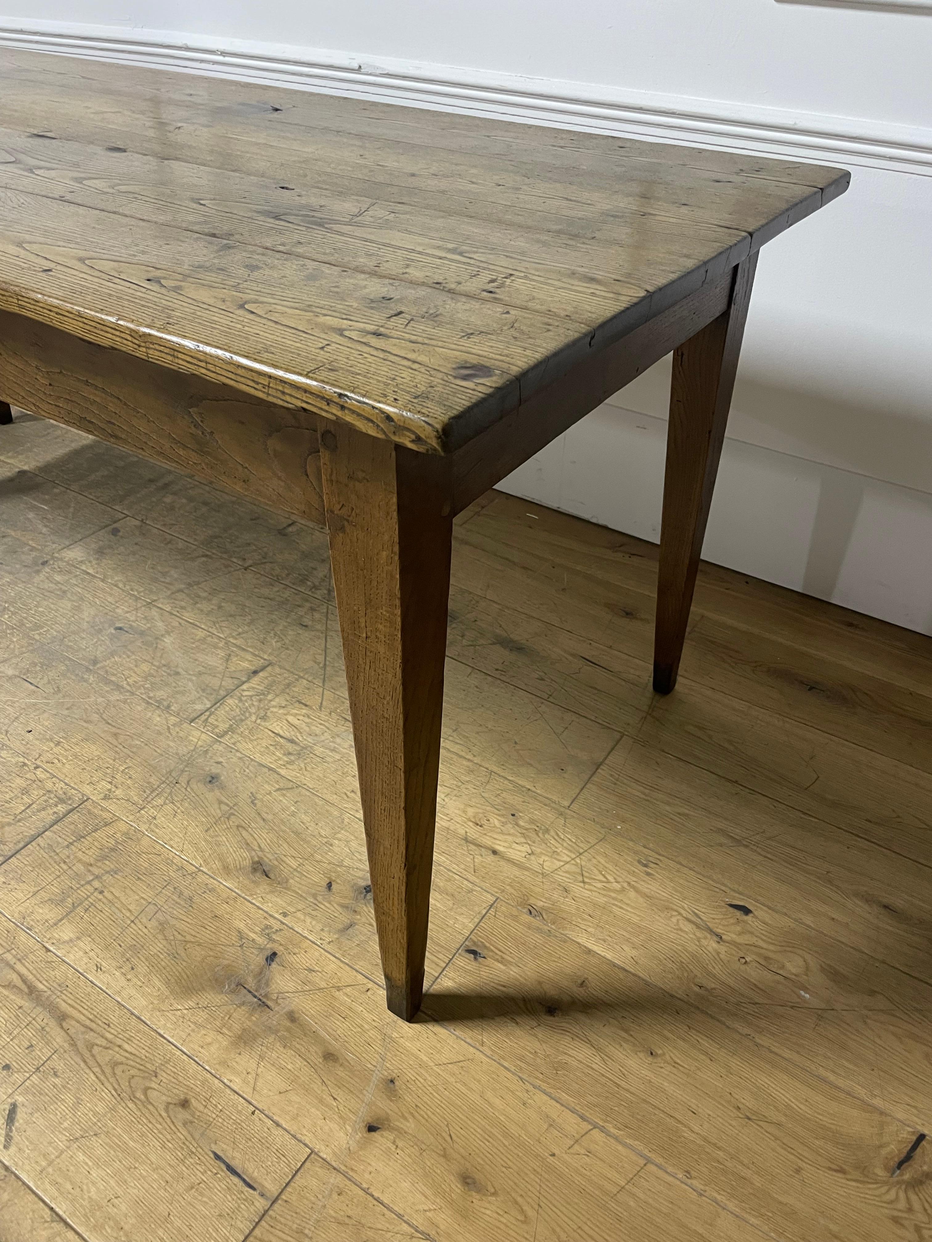 Table de ferme en châtaignier de 1,8 mètres de long en vente 3