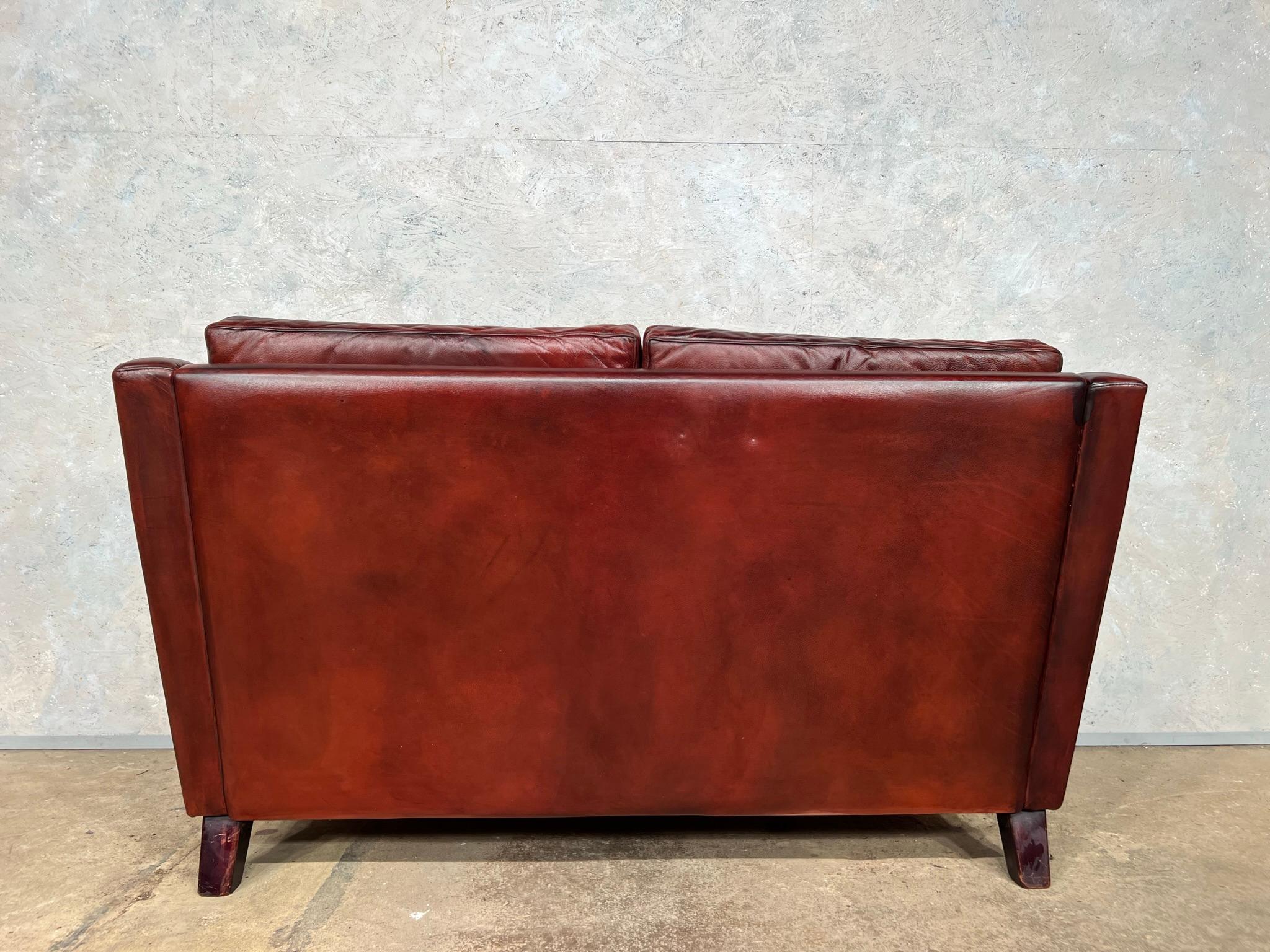 Neat Vintage Danish 1970s Patinated Chestnut Brown 2 Seater Leather Sofa For Sale 8