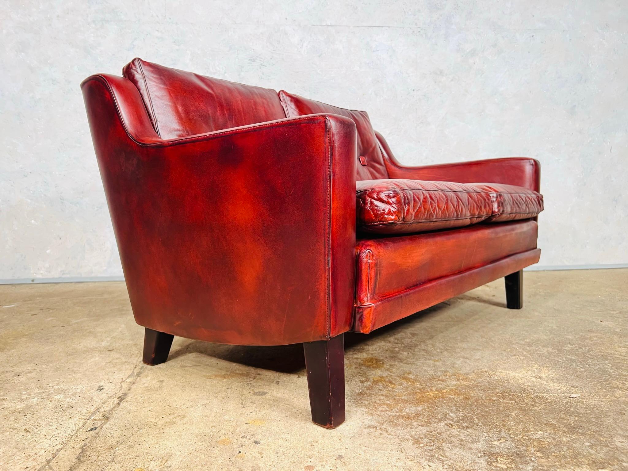 Neat Vintage Danish 1970s Patinated Chestnut Brown 2 Seater Leather Sofa For Sale 5
