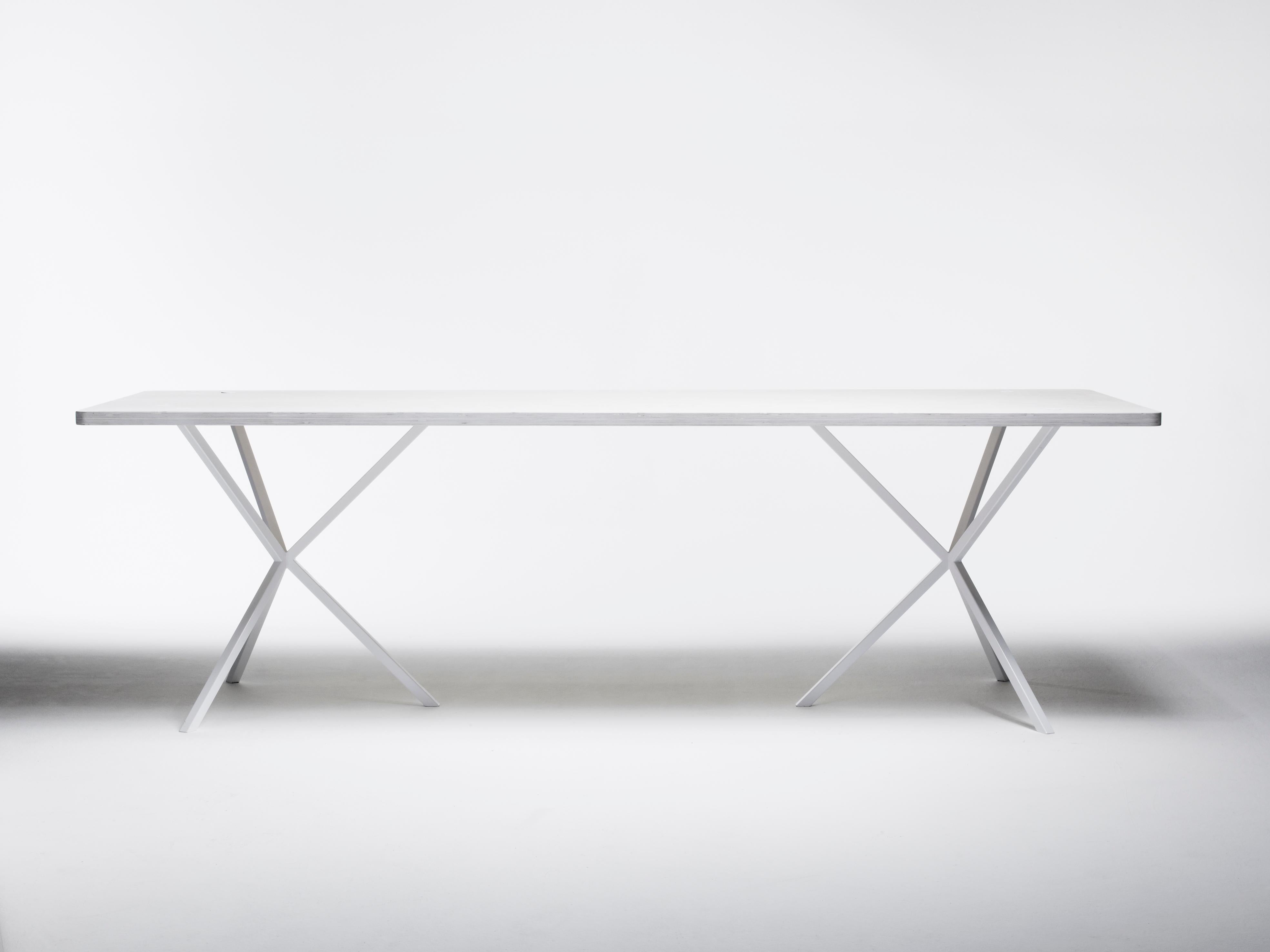 The contemporary Neb rectangular table has a wide range of applications; dining table at home, a work table at the office or a large conference table. 

The table comes in a number of variations, sizes, colors and materials to be able to fit its