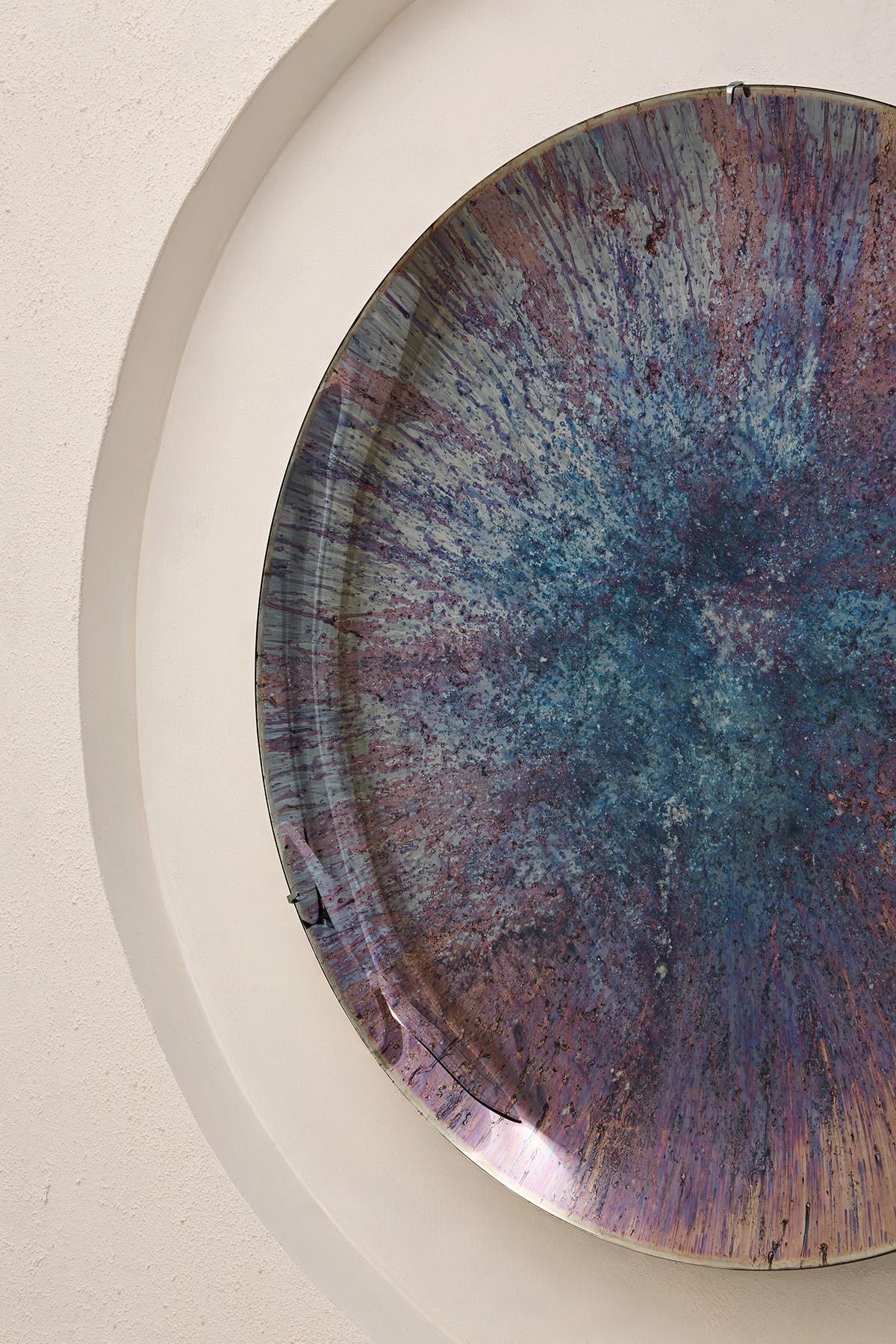 Limitierte Auflage Nebula II Konkavspiegel Multicolor Oxidiert von Homa (Postmoderne) im Angebot