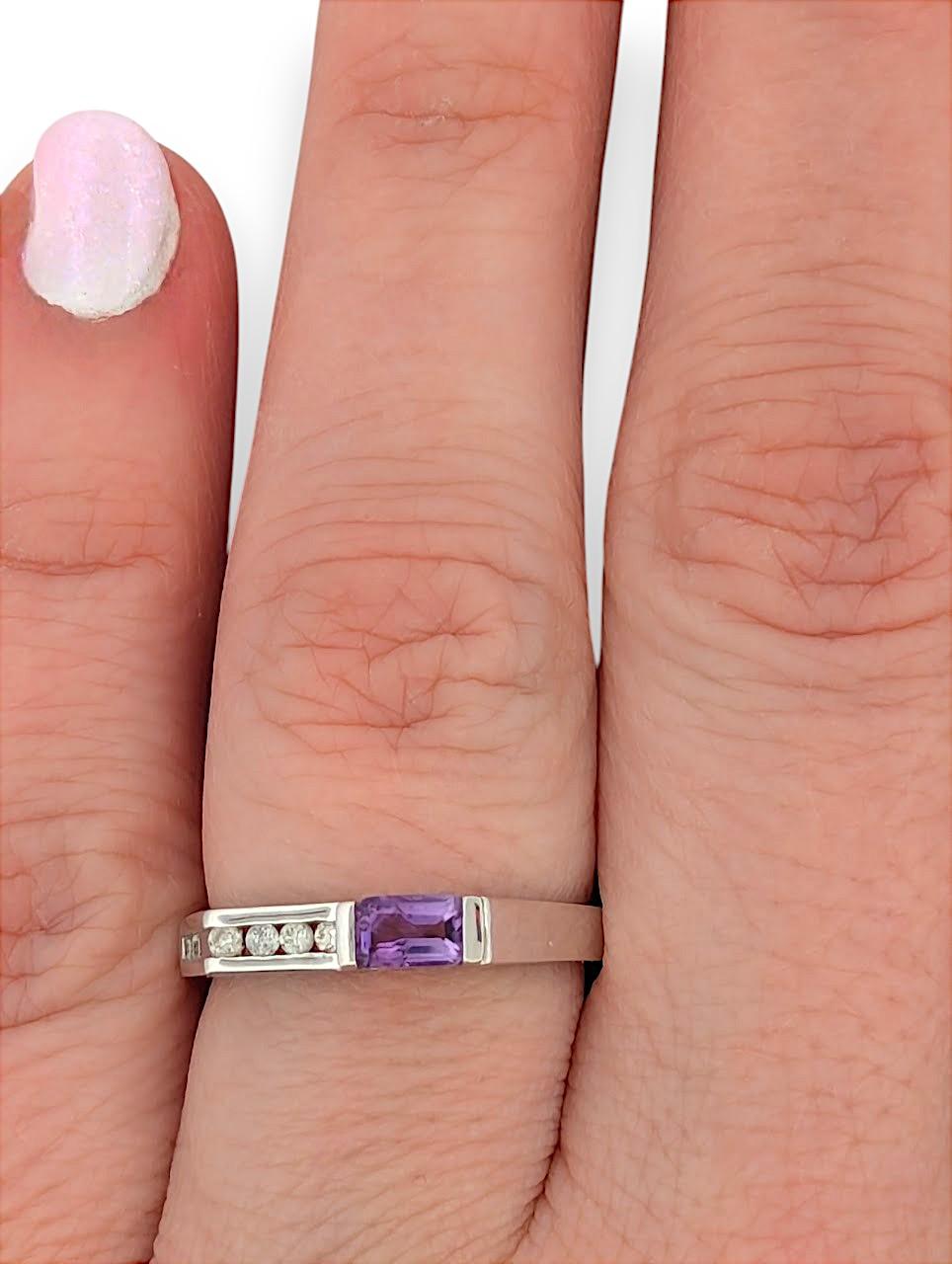 ✨ Celestial Beauty with a Touch of Sparkle ✨
The Nebula Ring, crafted in luminous 10k white gold, features 0.06ct shimmering diamonds and a vivid amethyst gemstone for a design that captures the magic of the night sky. Perfect for everyday elegance