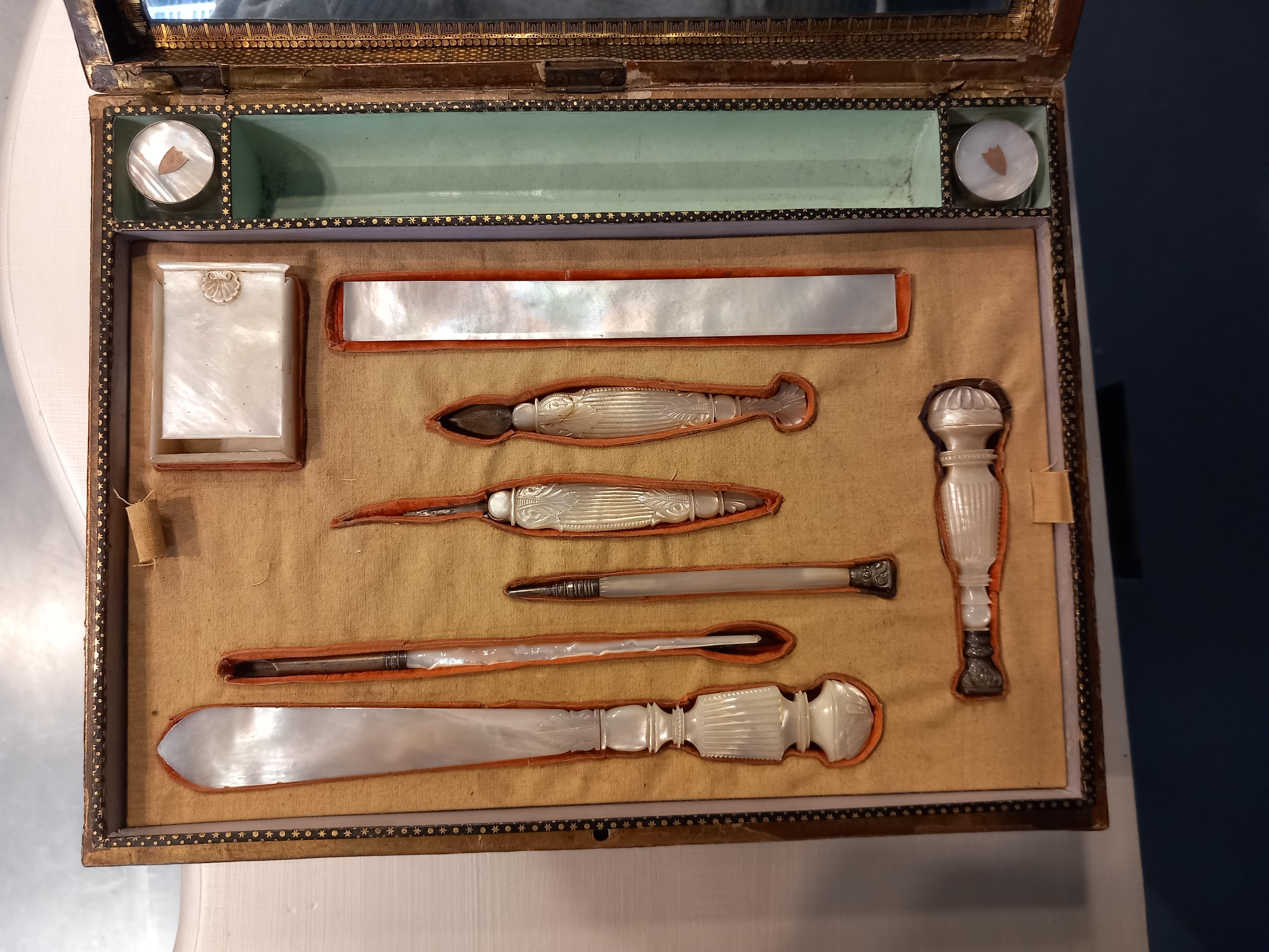 Mid-19th Century Nécessaire antique 19ème siècle période napoléonienne en vente